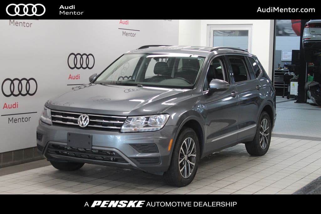 2020 Volkswagen Tiguan SE — photo 1 of 20