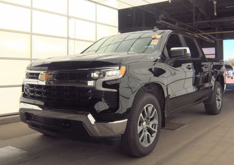 2024 Chevrolet Silverado 1500 LT — photo 1 of 14