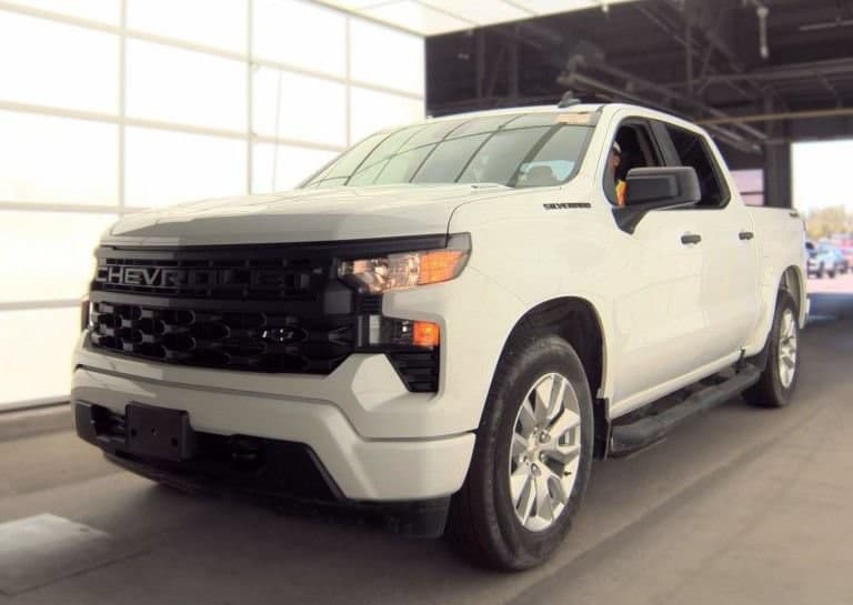 2024 Chevrolet Silverado 1500 Custom — photo 1 of 15