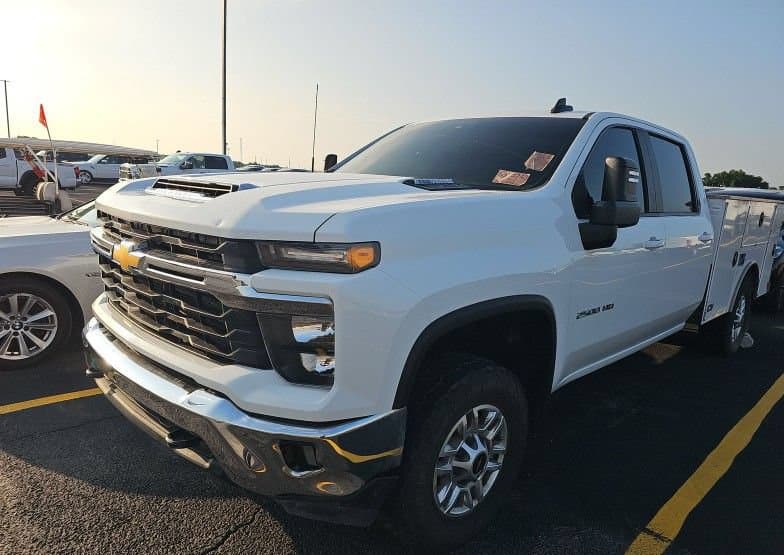 2024 Chevrolet Silverado 2500 HD LT — photo 1 of 12