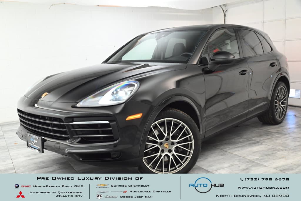 2022 Porsche Cayenne Base — photo 1 of 5