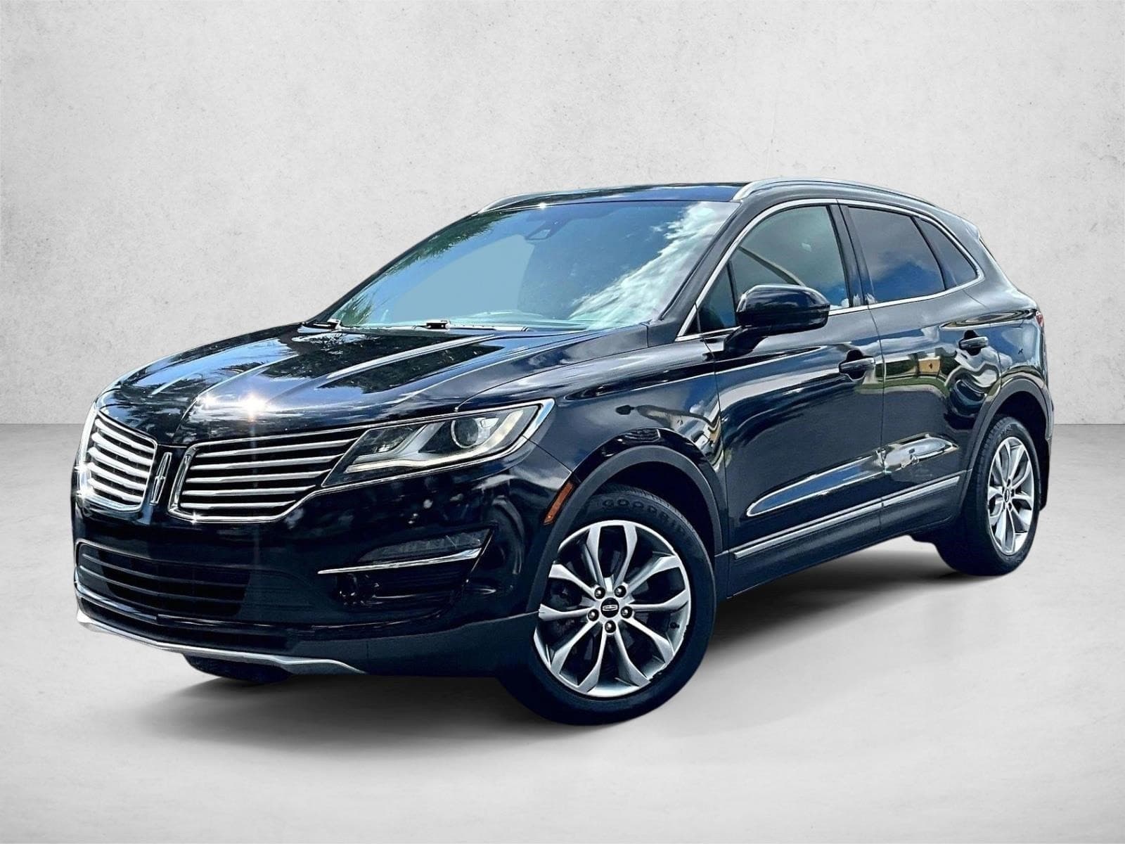2017 Lincoln MKC Select — photo 1 of 30