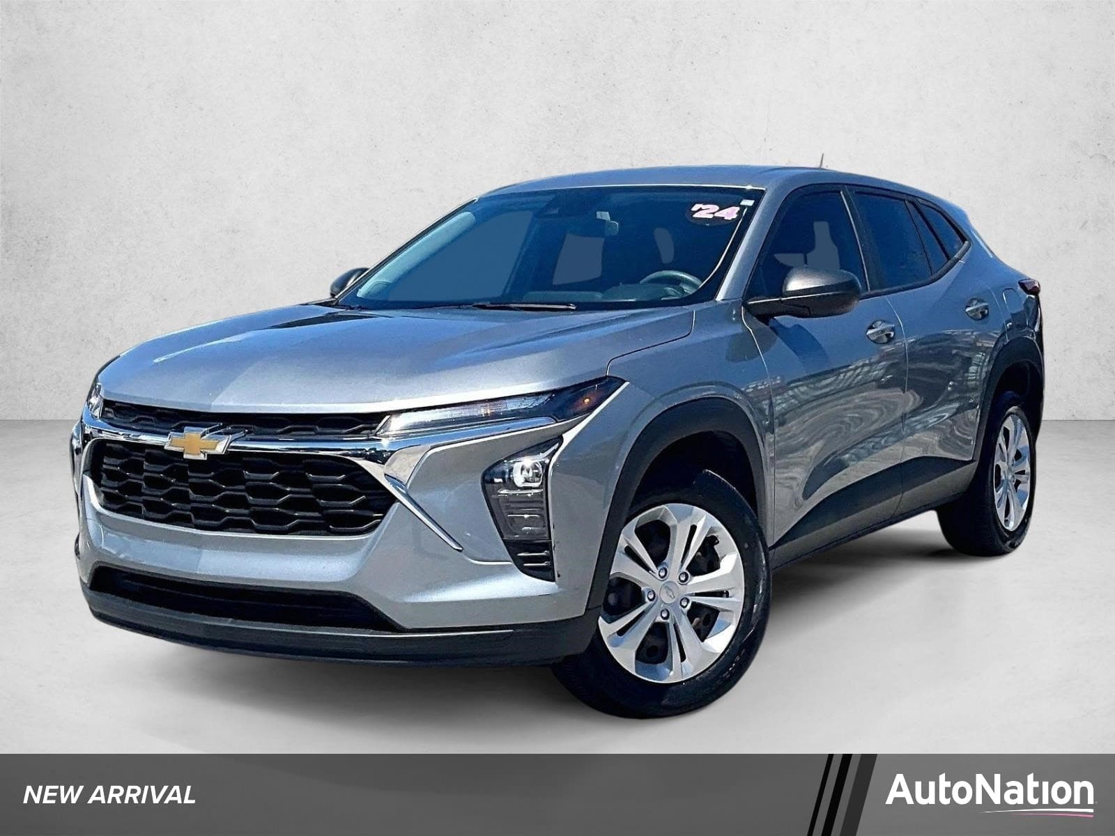 2024 Chevrolet Trax LS — photo 1 of 30