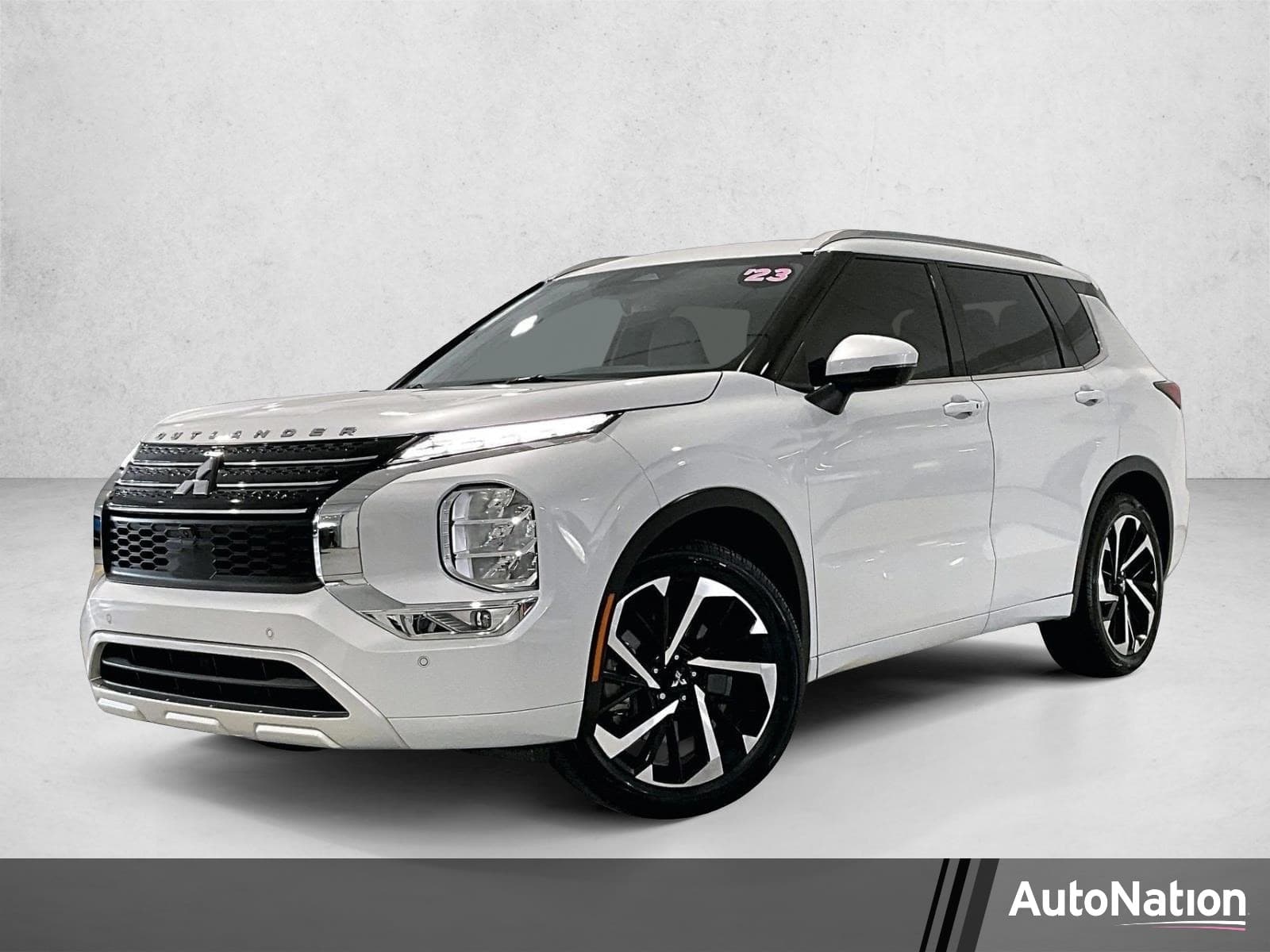 2023 Mitsubishi Outlander SEL — photo 1 of 30