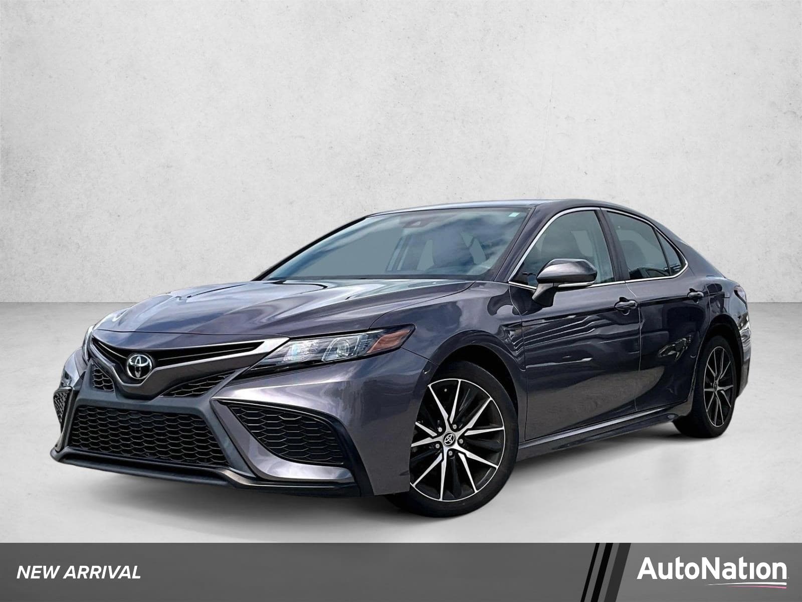 2023 Toyota Camry SE — photo 1 of 30