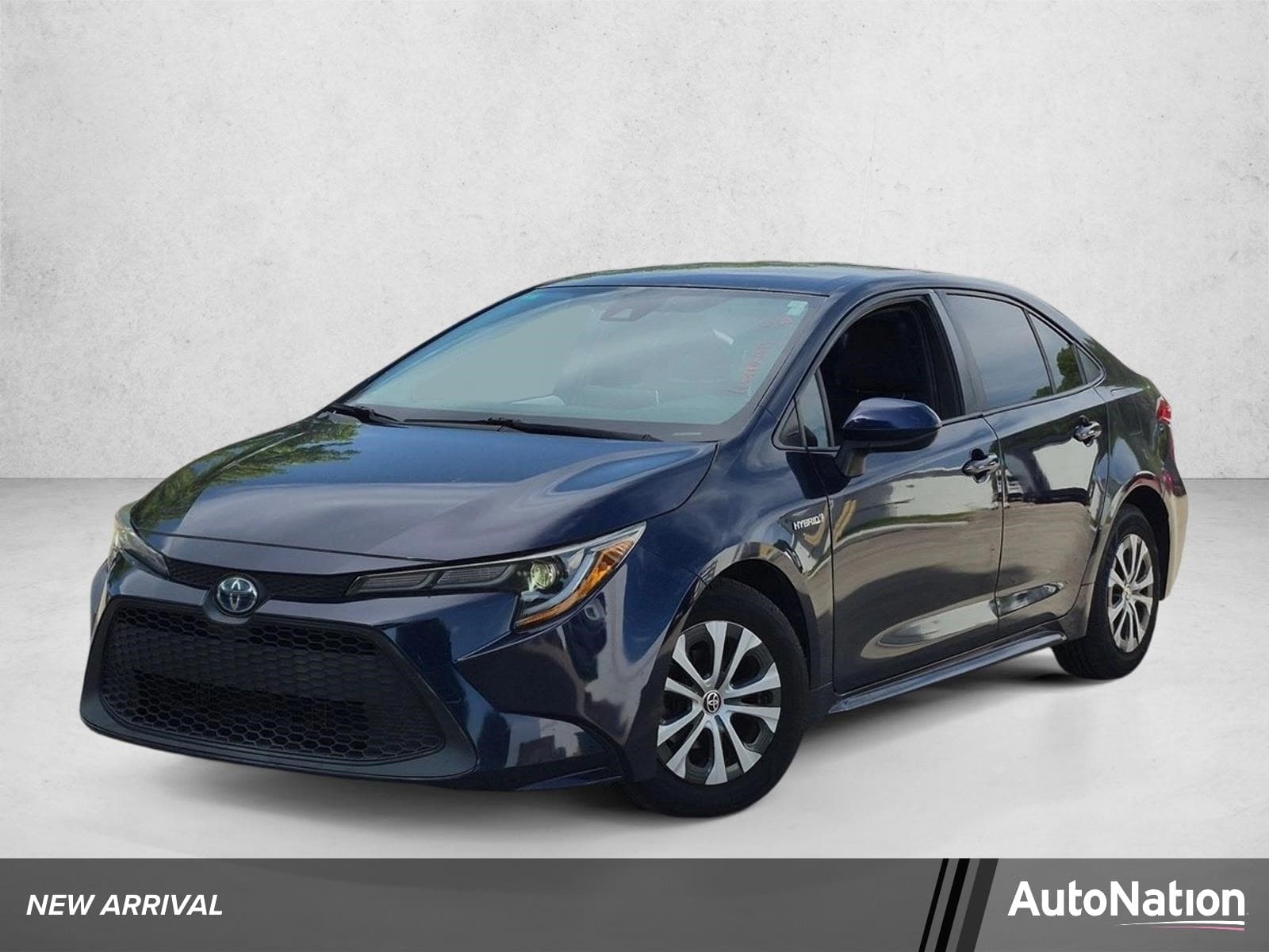 2021 Toyota Corolla Hybrid Hybrid LE — photo 1 of 17