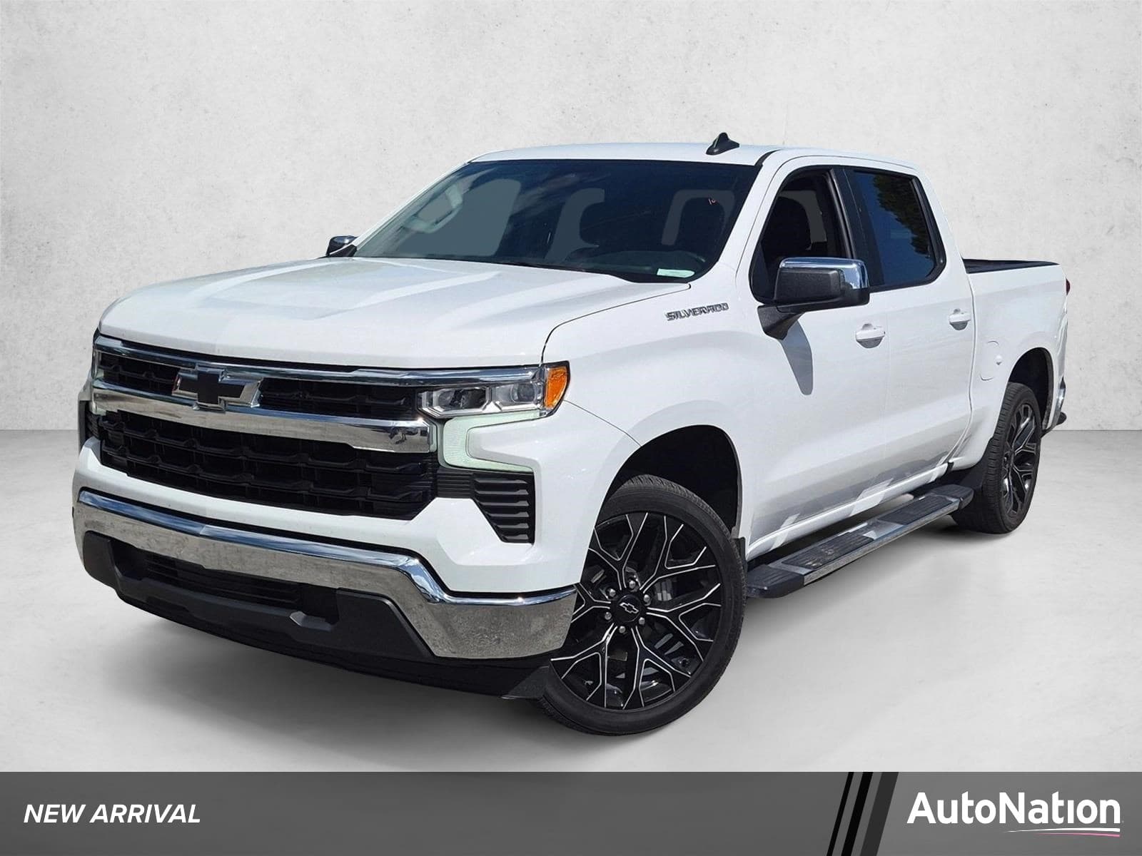 2024 Chevrolet Silverado 1500 LT — photo 1 of 22