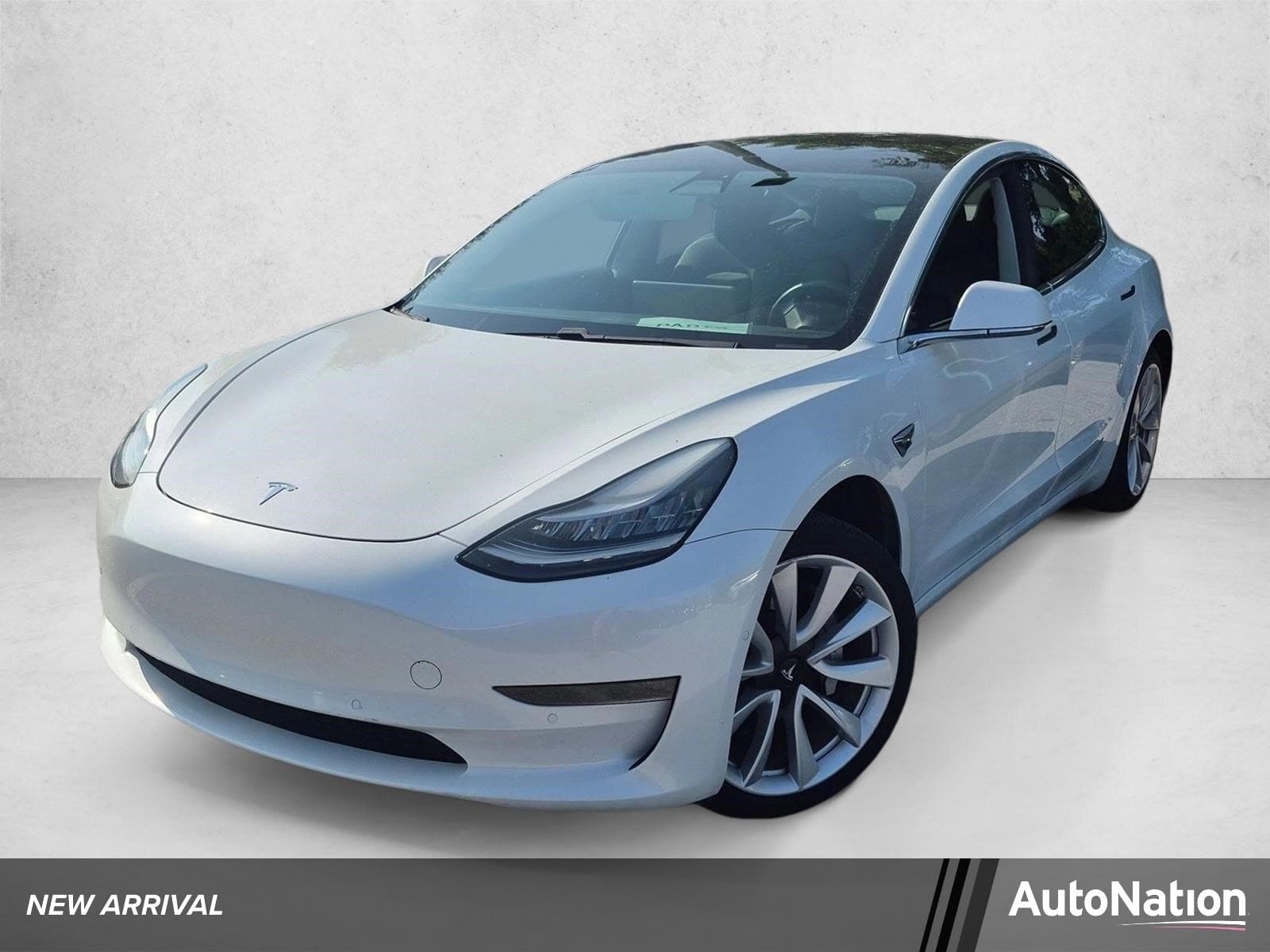 2019 Tesla Model 3 Standard Range — photo 1 of 23