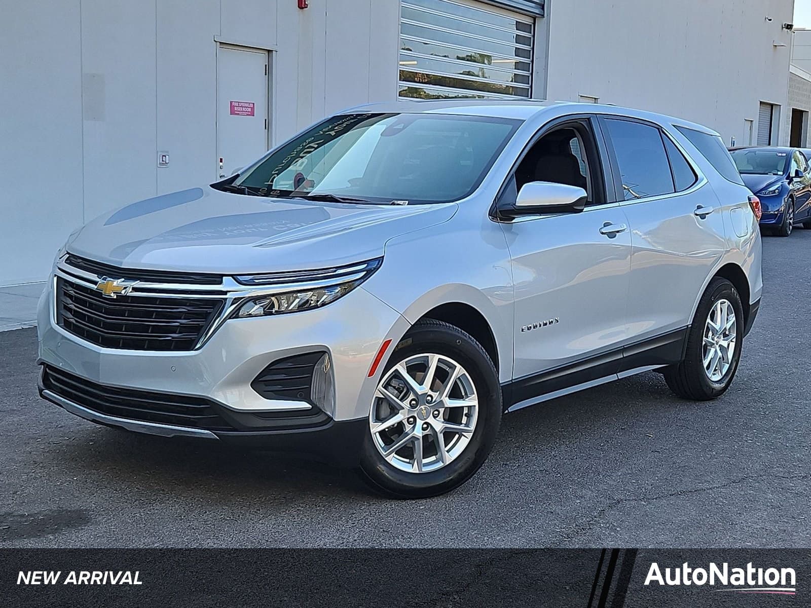 2022 Chevrolet Equinox LT — photo 1 of 24