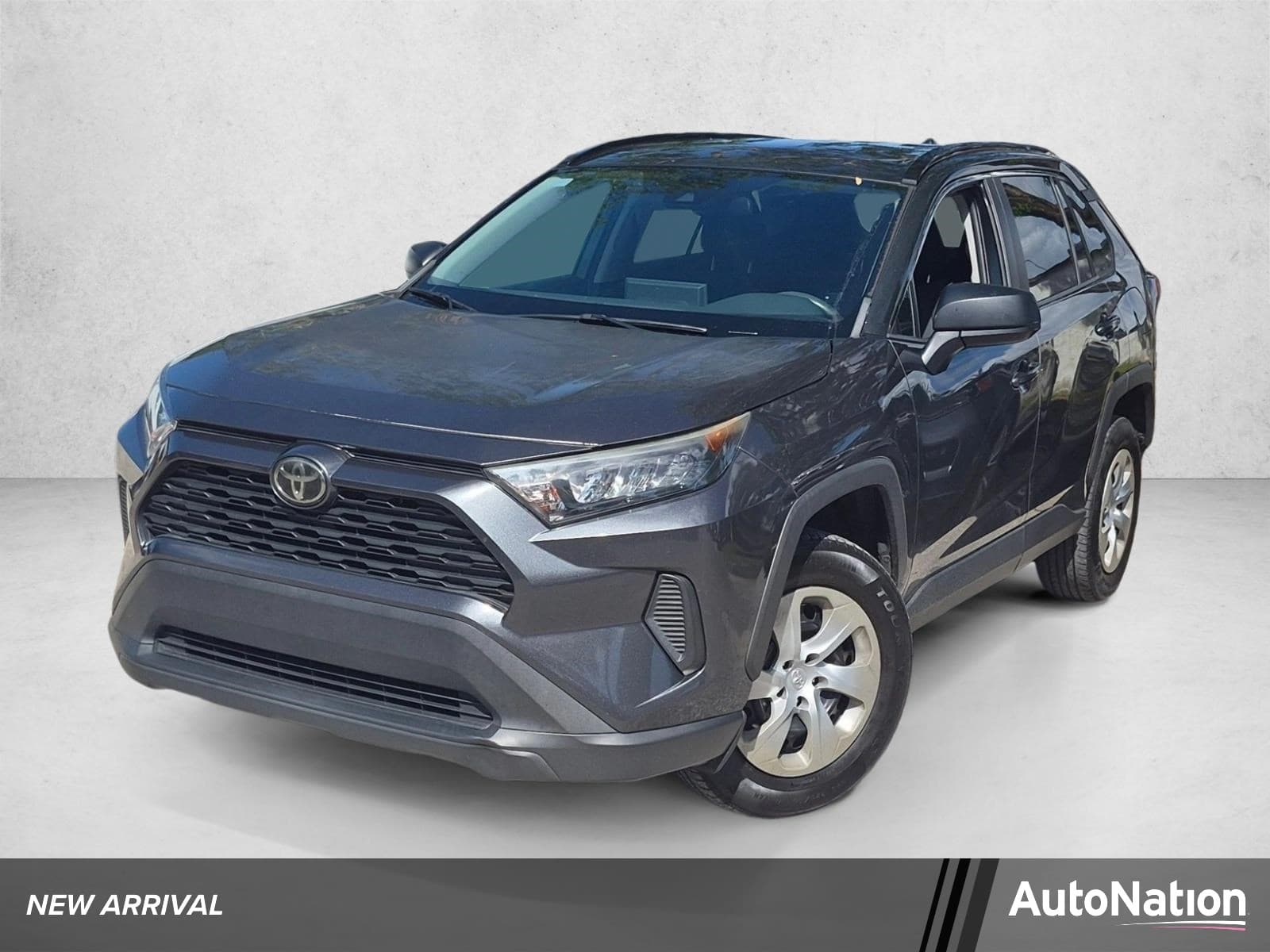 2020 Toyota RAV4 LE — photo 1 of 22