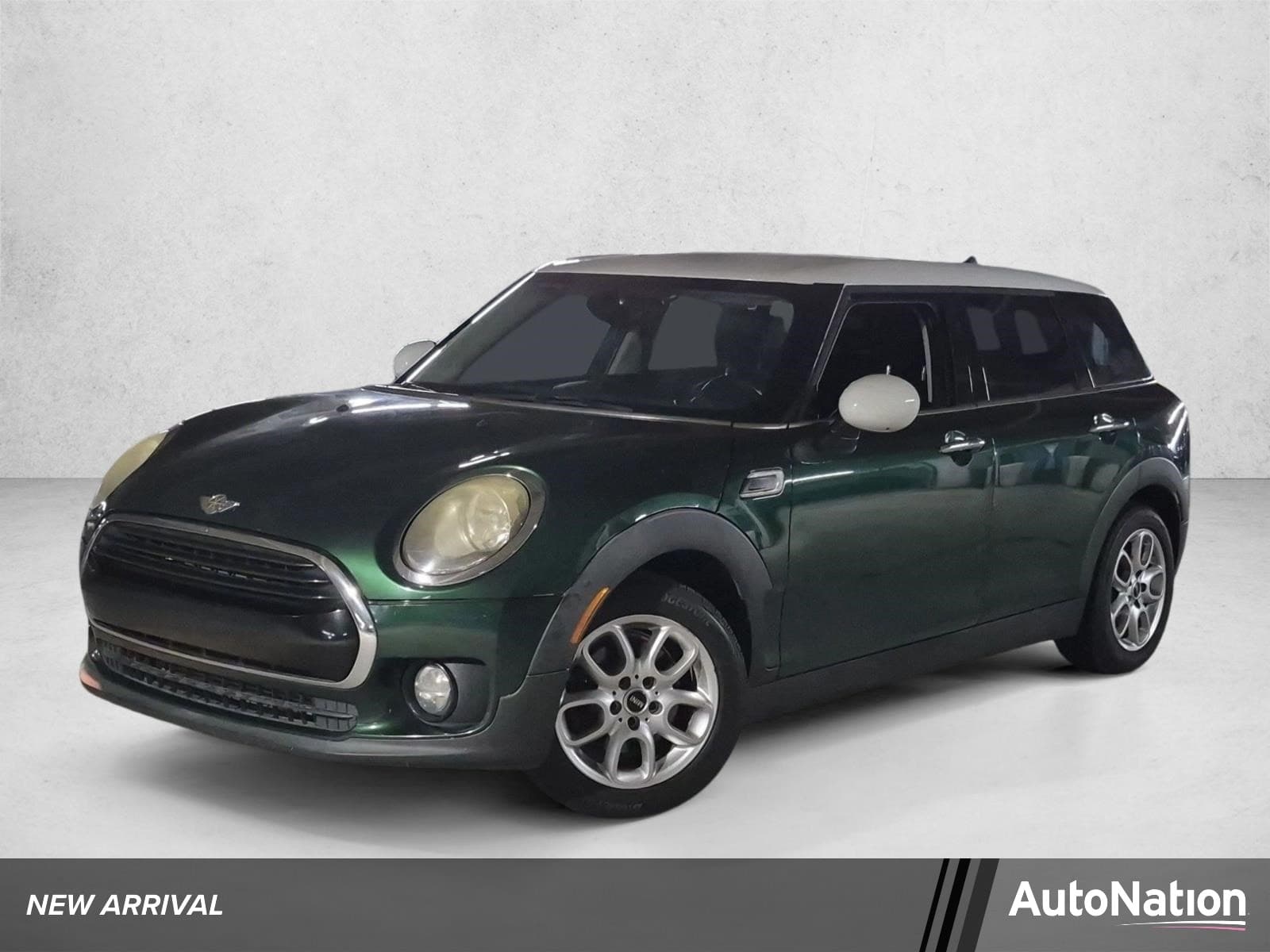 2017 Mini Clubman Cooper — photo 1 of 16