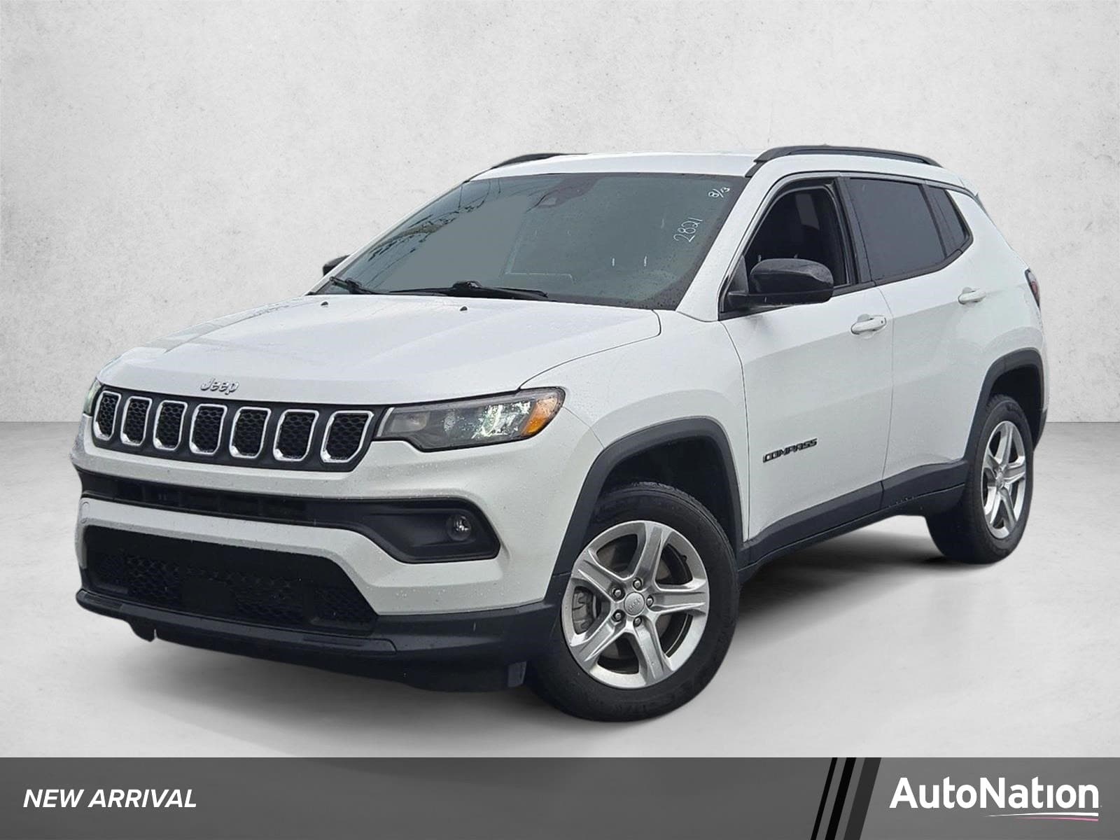 2023 Jeep Compass Latitude — photo 1 of 16