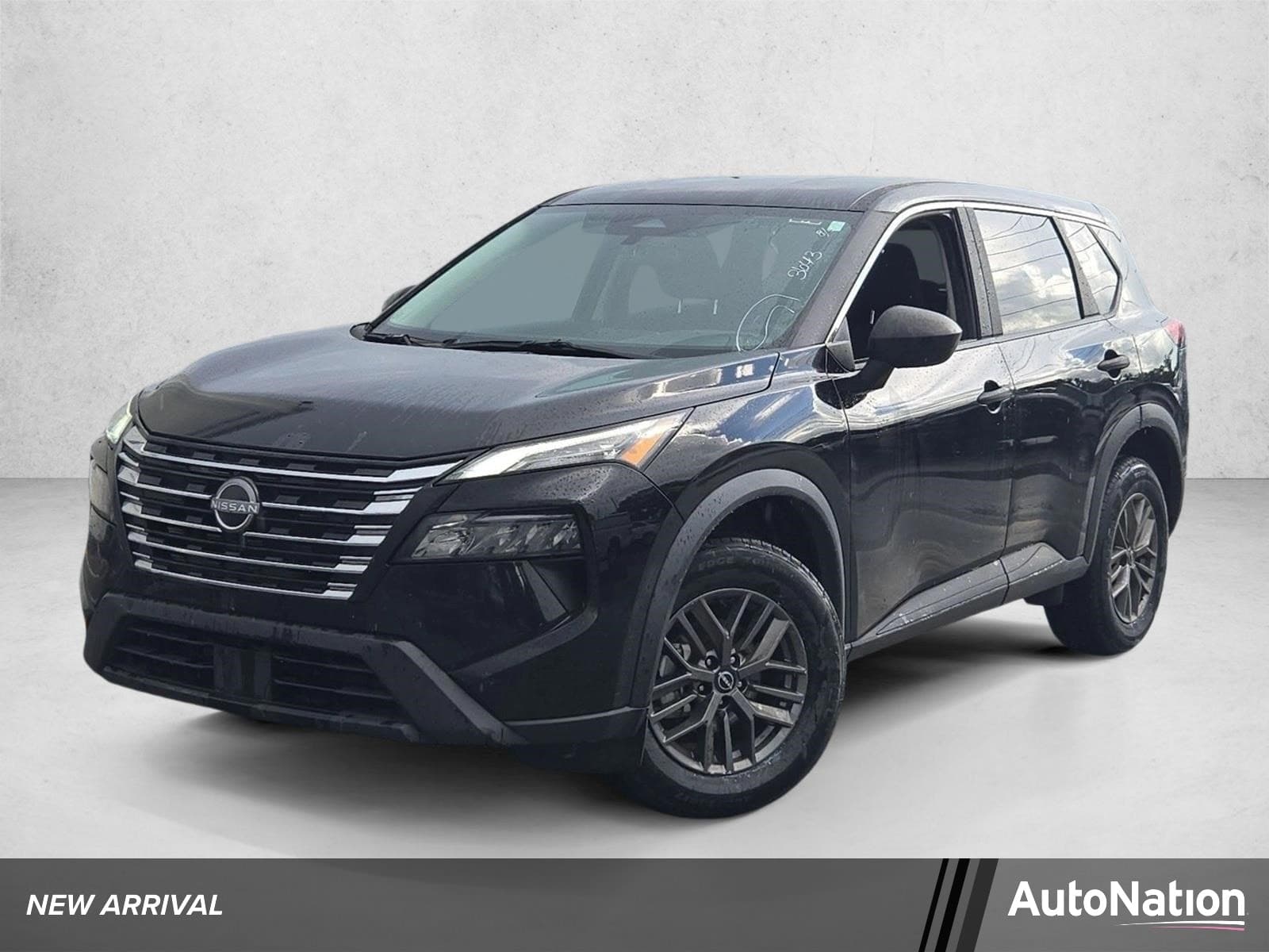 2025 Nissan Rogue S — photo 1 of 15