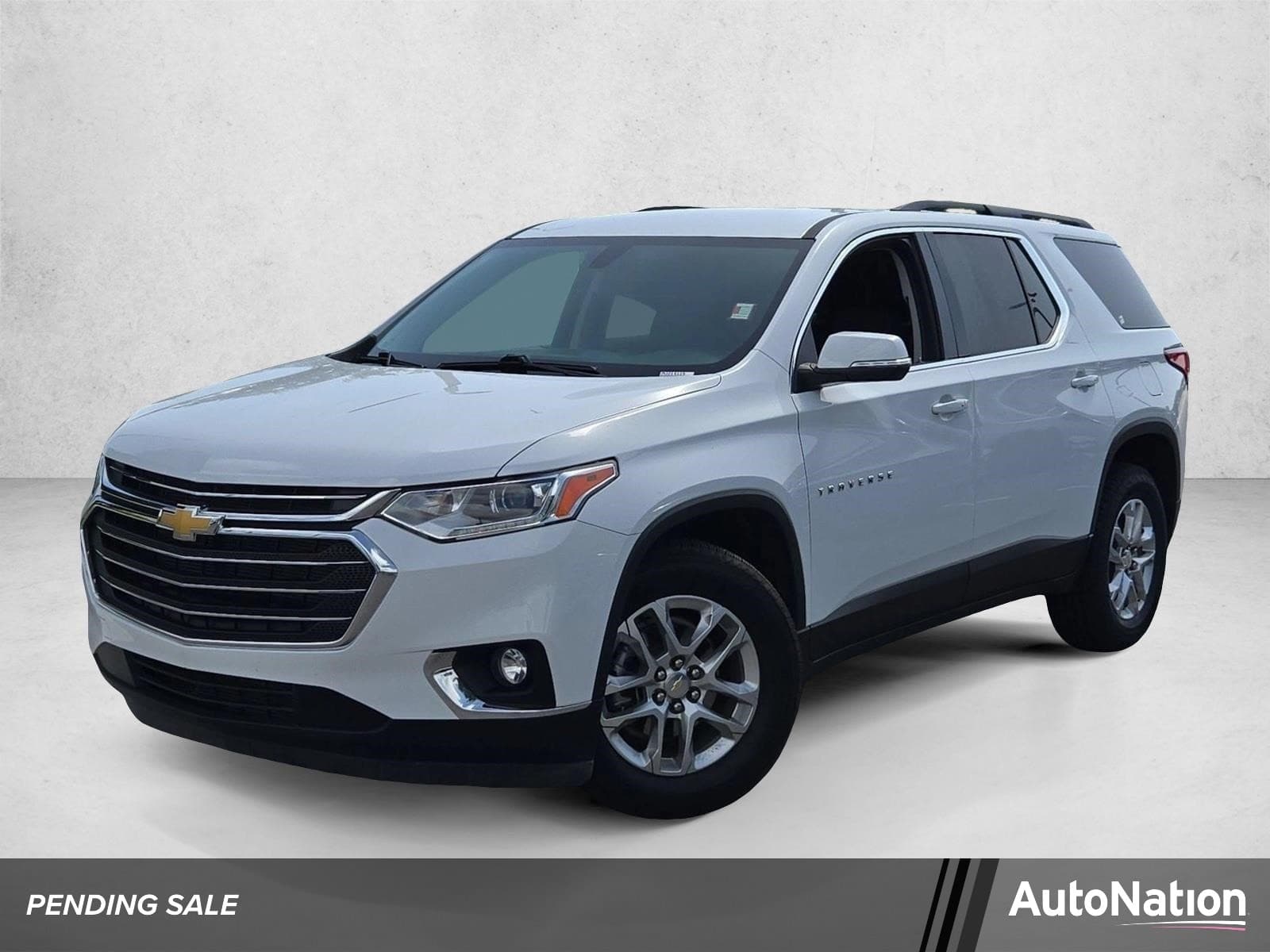 2021 Chevrolet Traverse LT Leather — photo 1 of 24