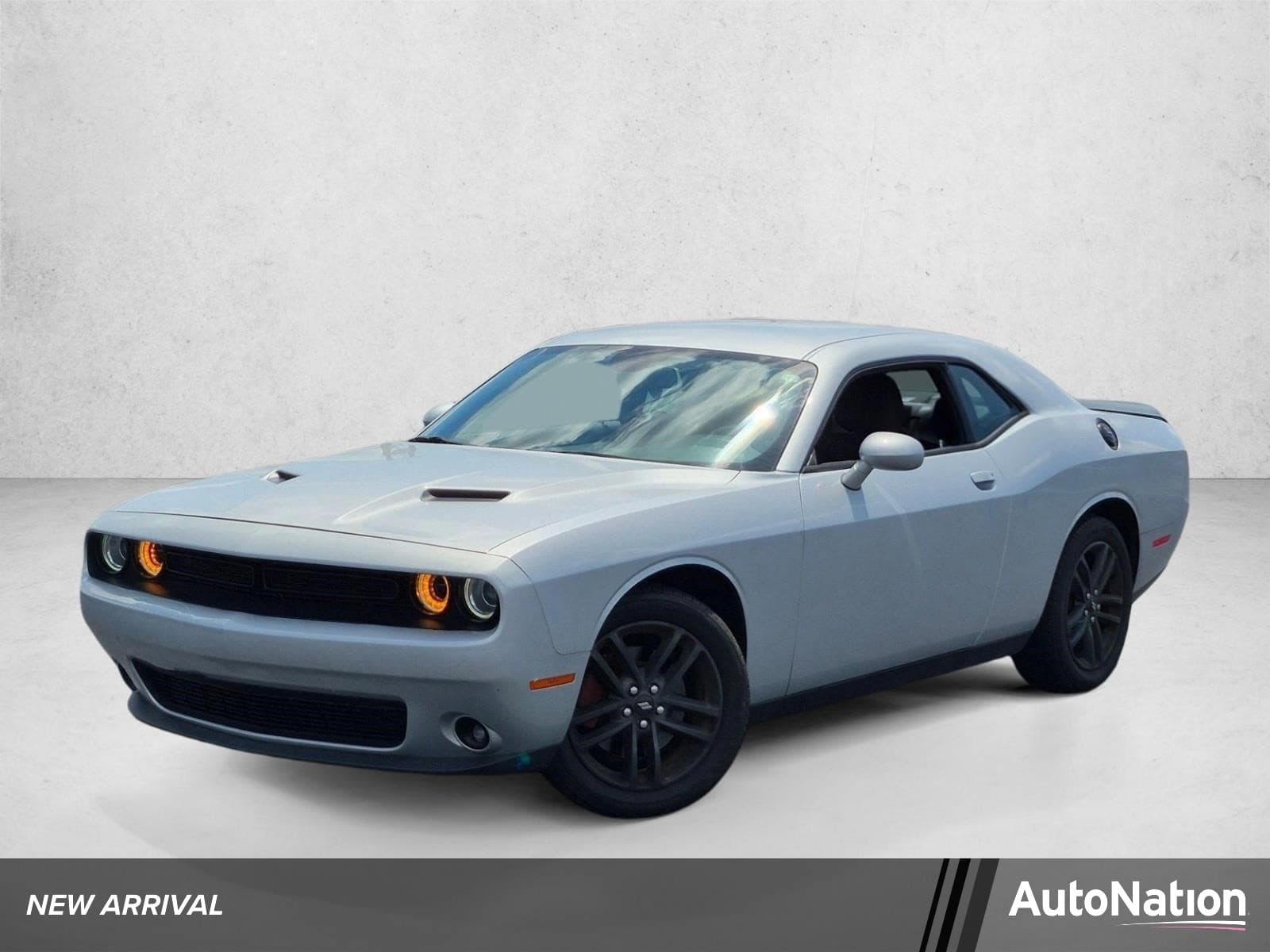 2019 Dodge Challenger SXT — photo 1 of 15
