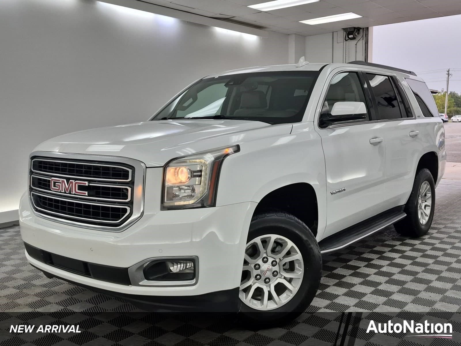2016 GMC Yukon SLT — photo 1 of 30