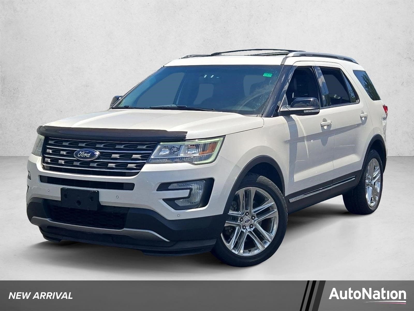 2016 Ford Explorer XLT — photo 1 of 16