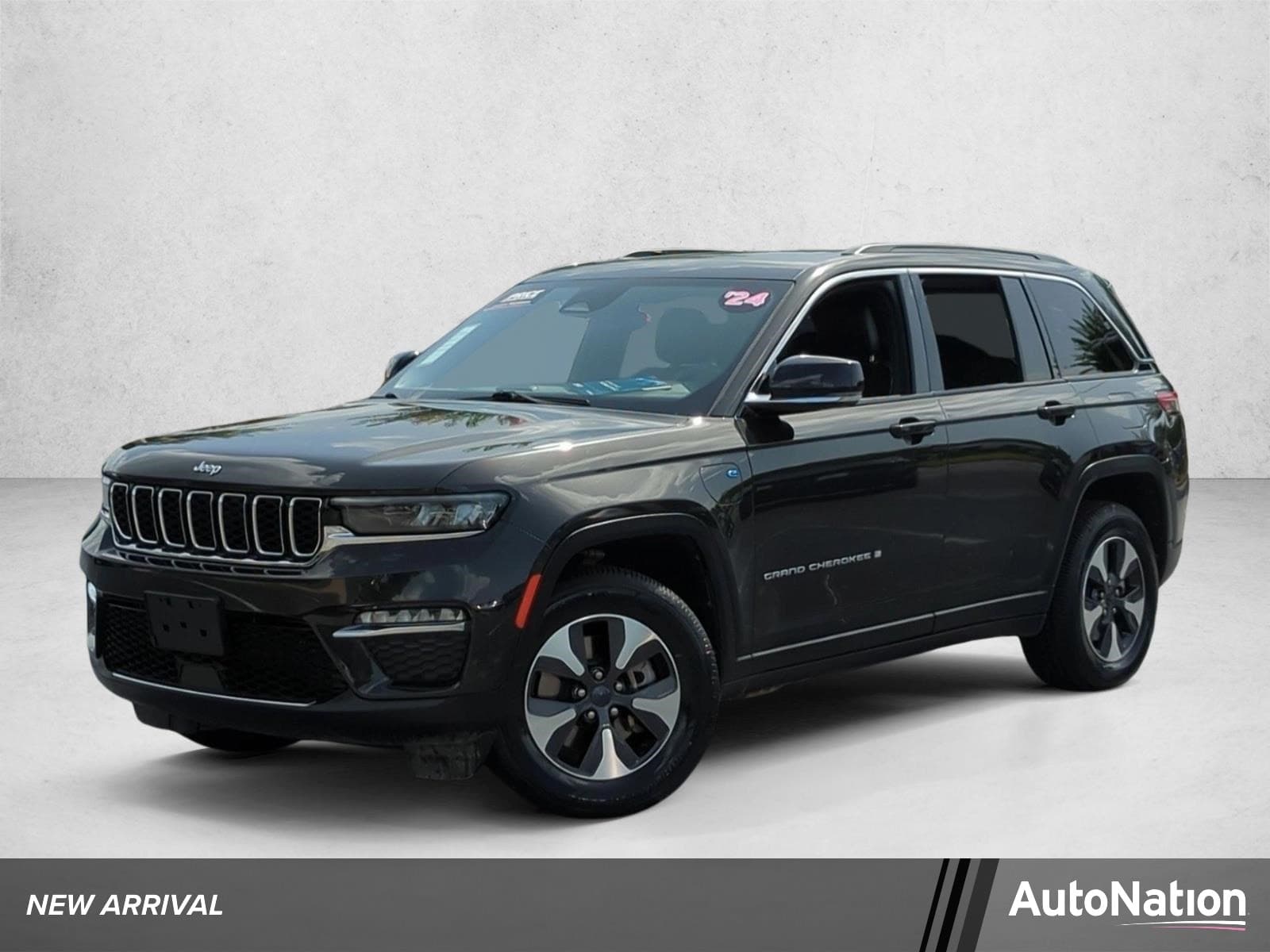 2024 Jeep Grand Cherokee 4xe Base — photo 1 of 25