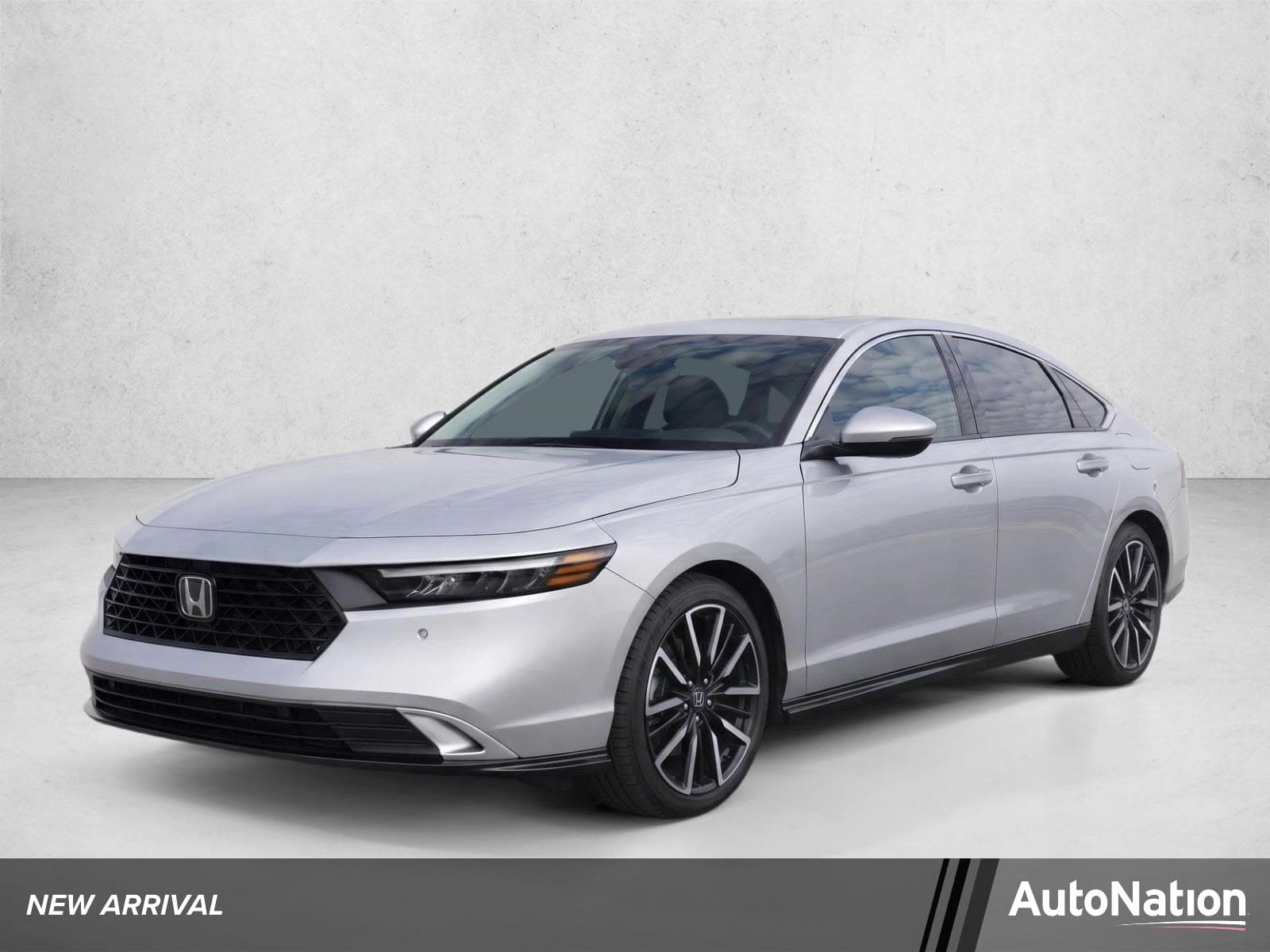 2025 Honda Accord Hybrid Touring — photo 1 of 28
