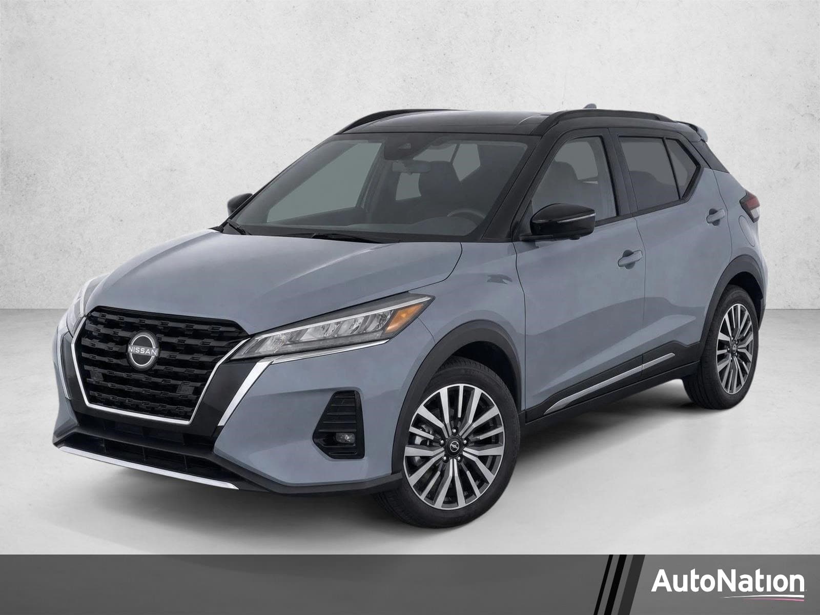 2023 Nissan Kicks SR — photo 1 of 28
