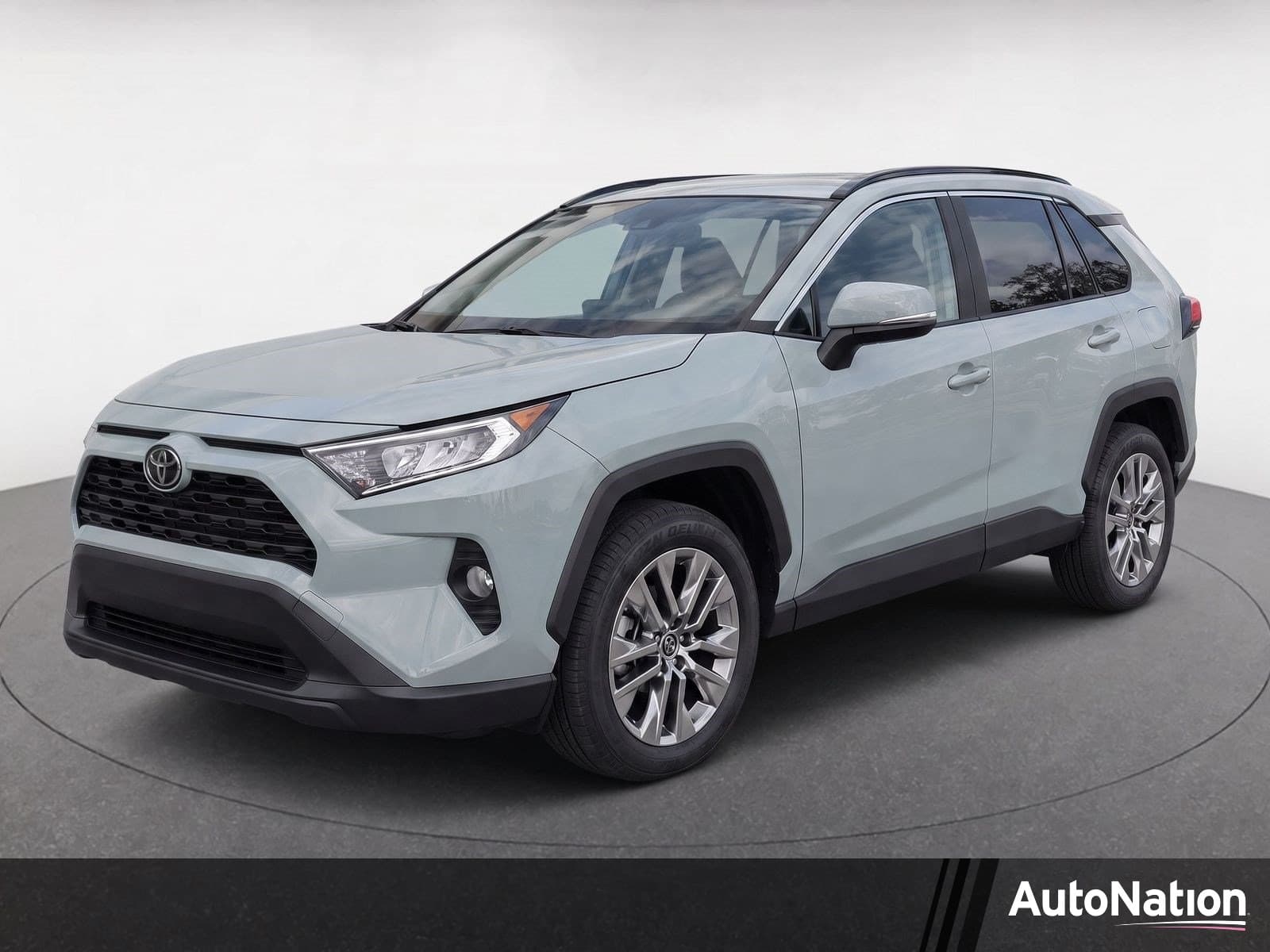 2019 Toyota RAV4 XLE Premium — photo 1 of 30