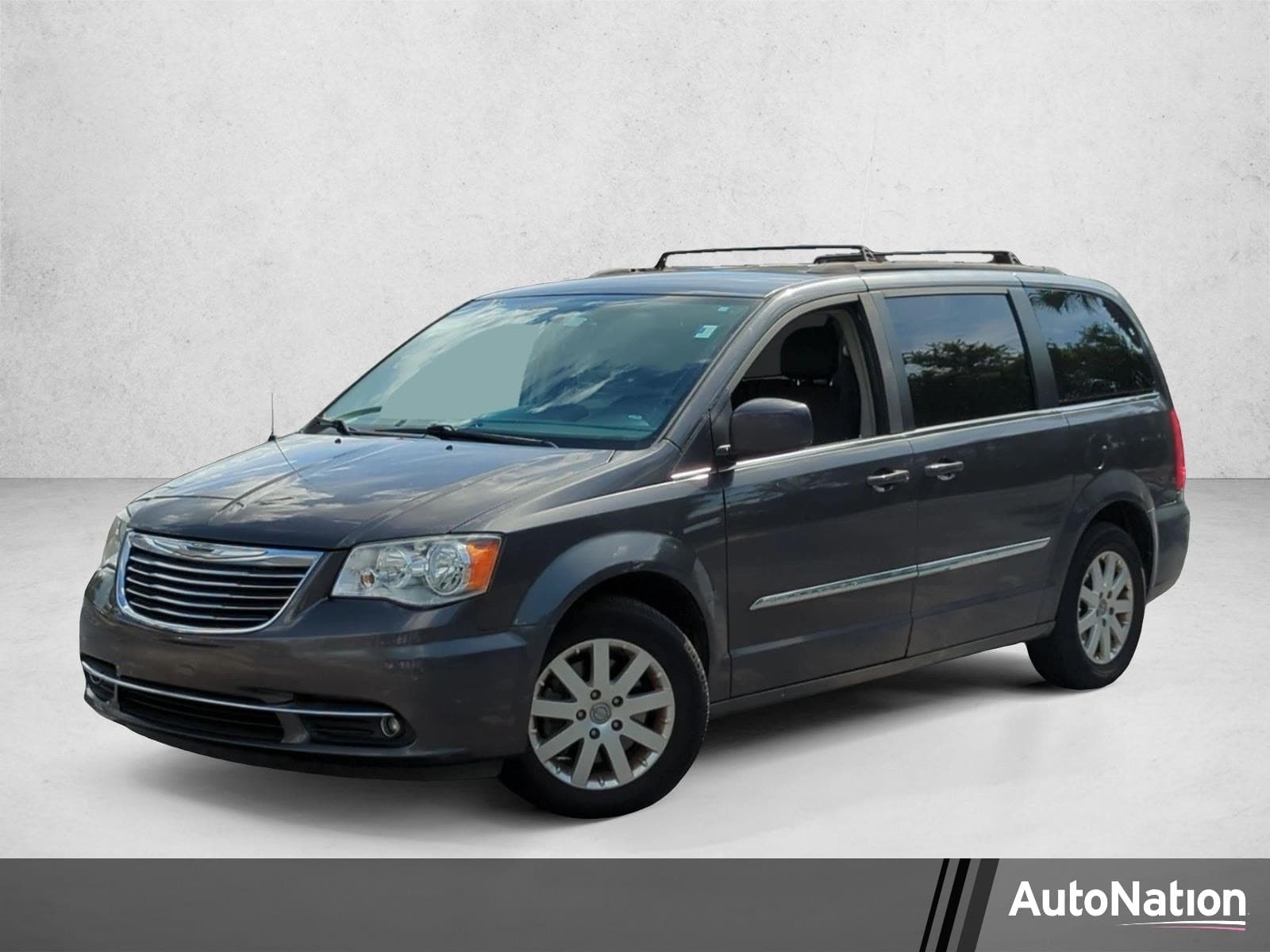 2016 Chrysler Town & Country Touring — photo 1 of 15