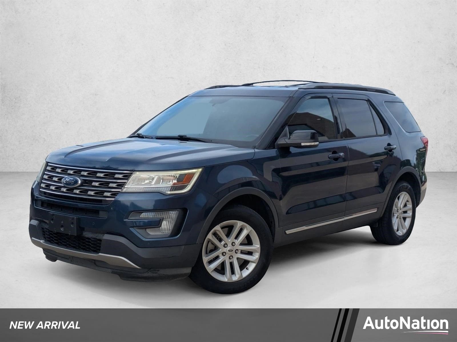2017 Ford Explorer XLT — photo 1 of 25
