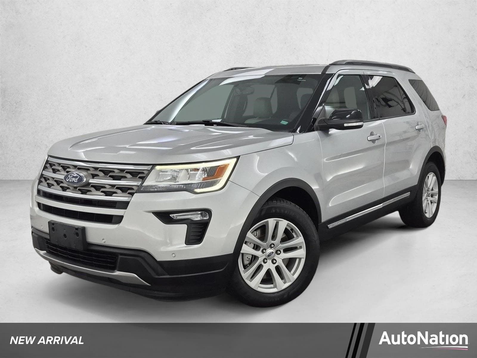2018 Ford Explorer XLT — photo 1 of 30
