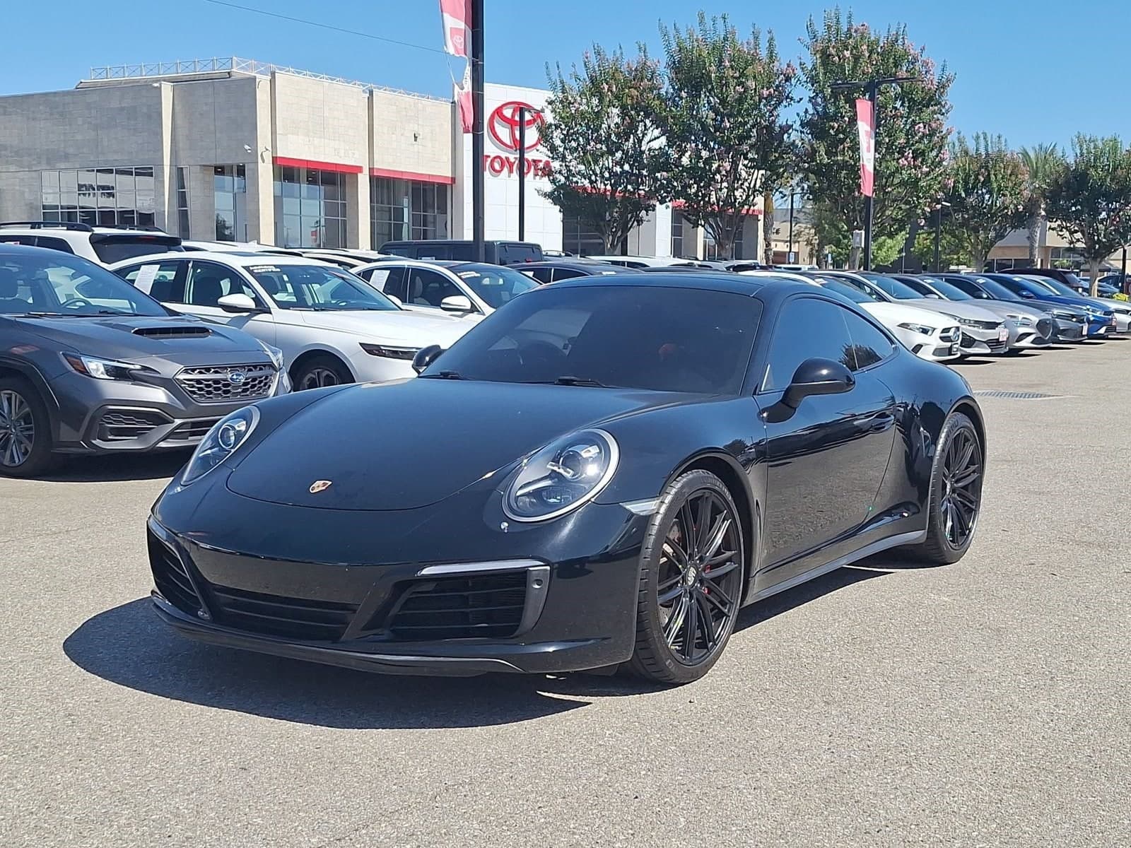 2017 Porsche 911 Carrera 4S — photo 1 of 30