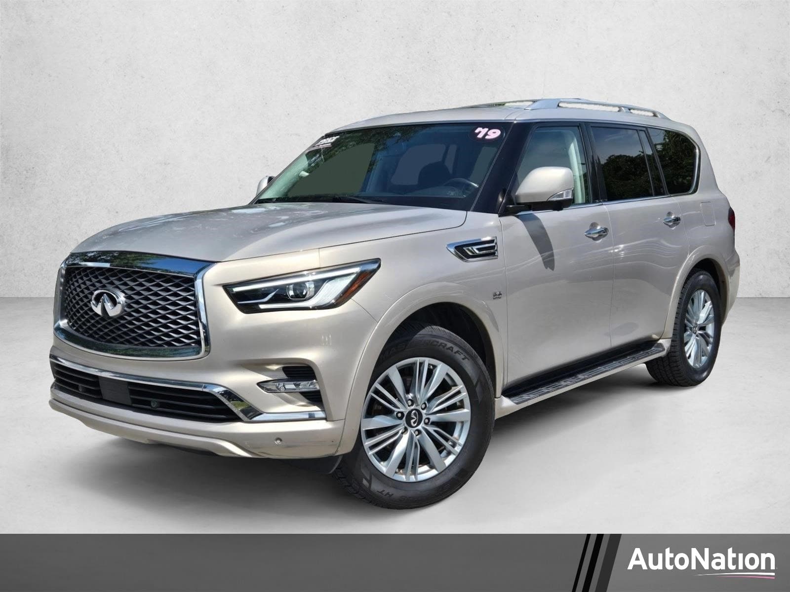 2019 INFINITI QX80 LUXE — photo 1 of 22