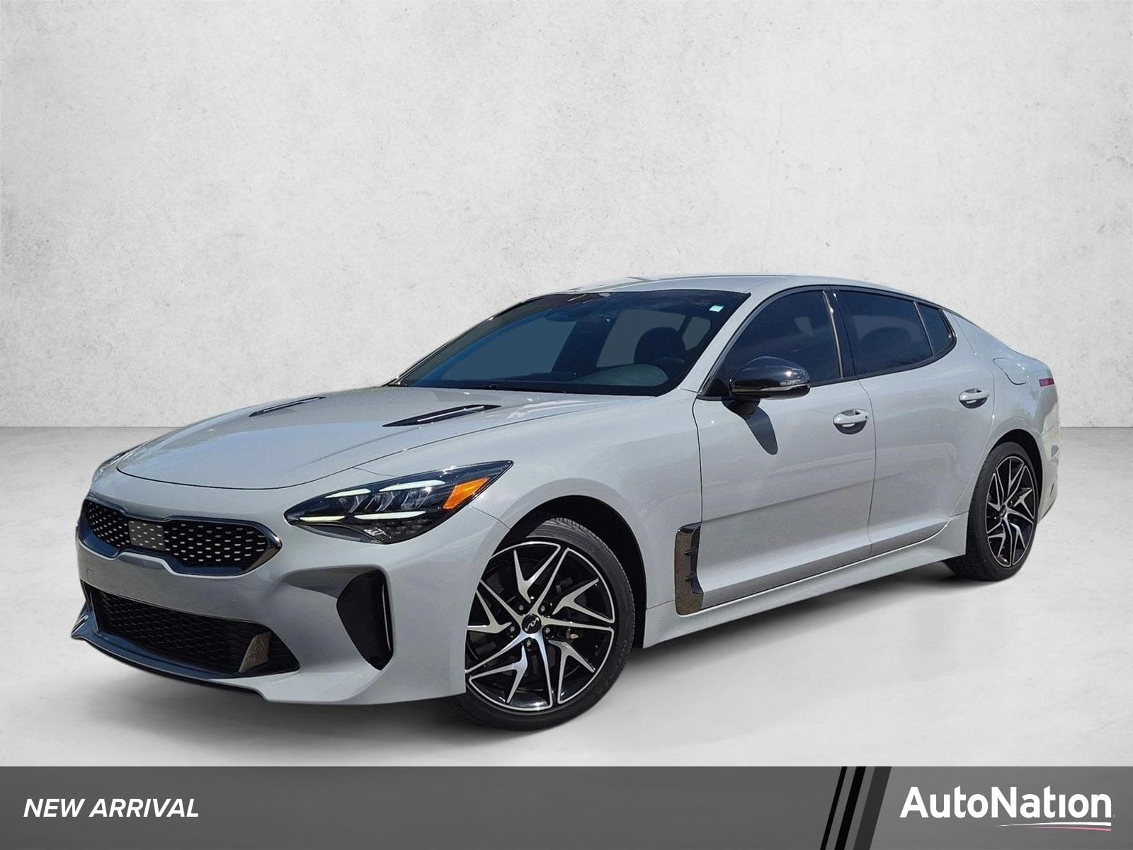 2023 Kia Stinger GT-Line — photo 1 of 15