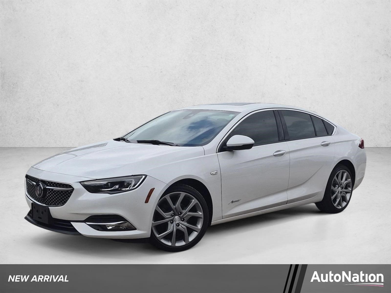 2019 Buick Regal Sportback Avenir — photo 1 of 15