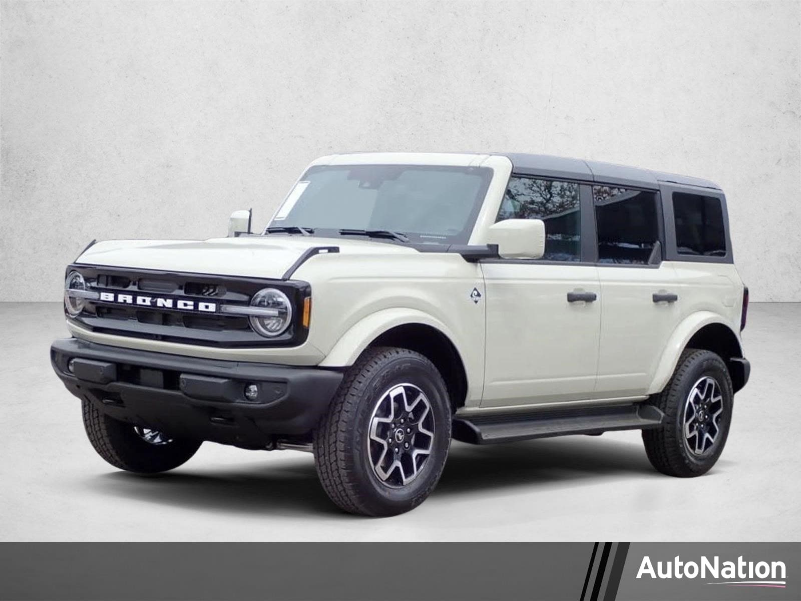 2026 Ford Bronco Outer Banks — photo 1 of 32