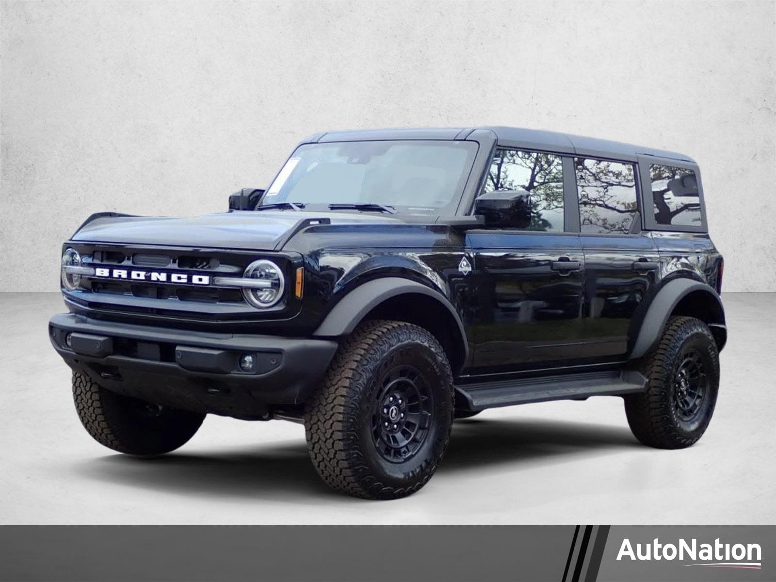 2026 Ford Bronco Outer Banks — photo 1 of 32