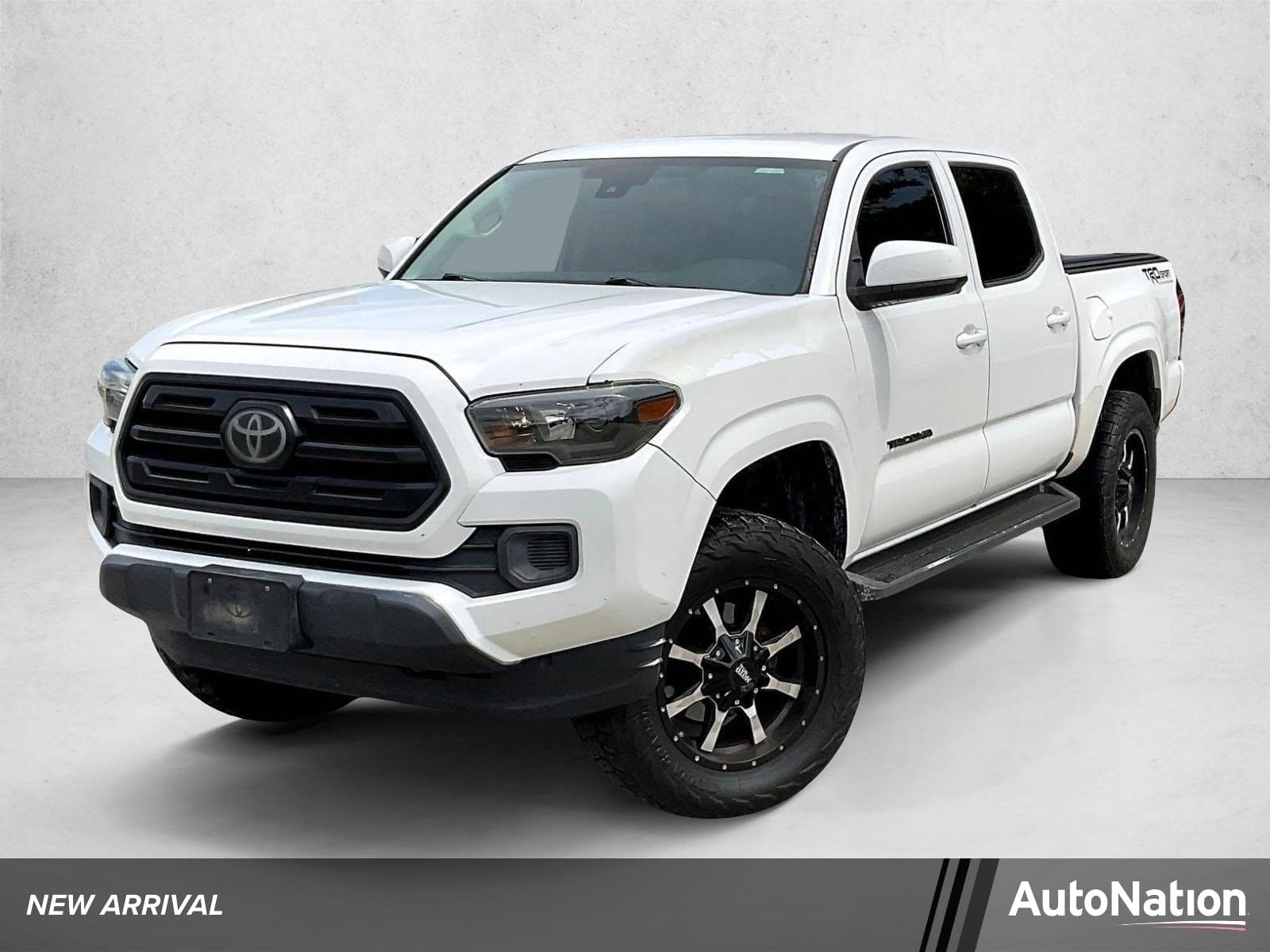 2018 Toyota Tacoma SR — photo 1 of 30