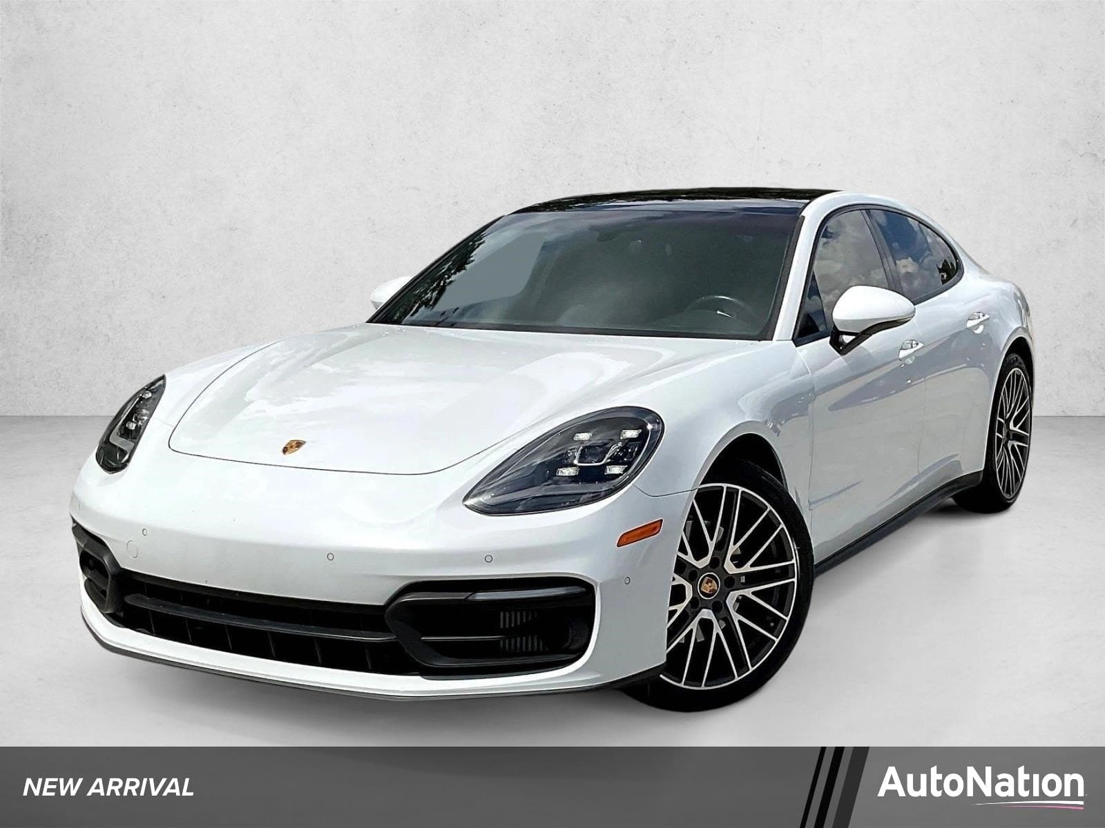 2023 Porsche Panamera Base — photo 1 of 30