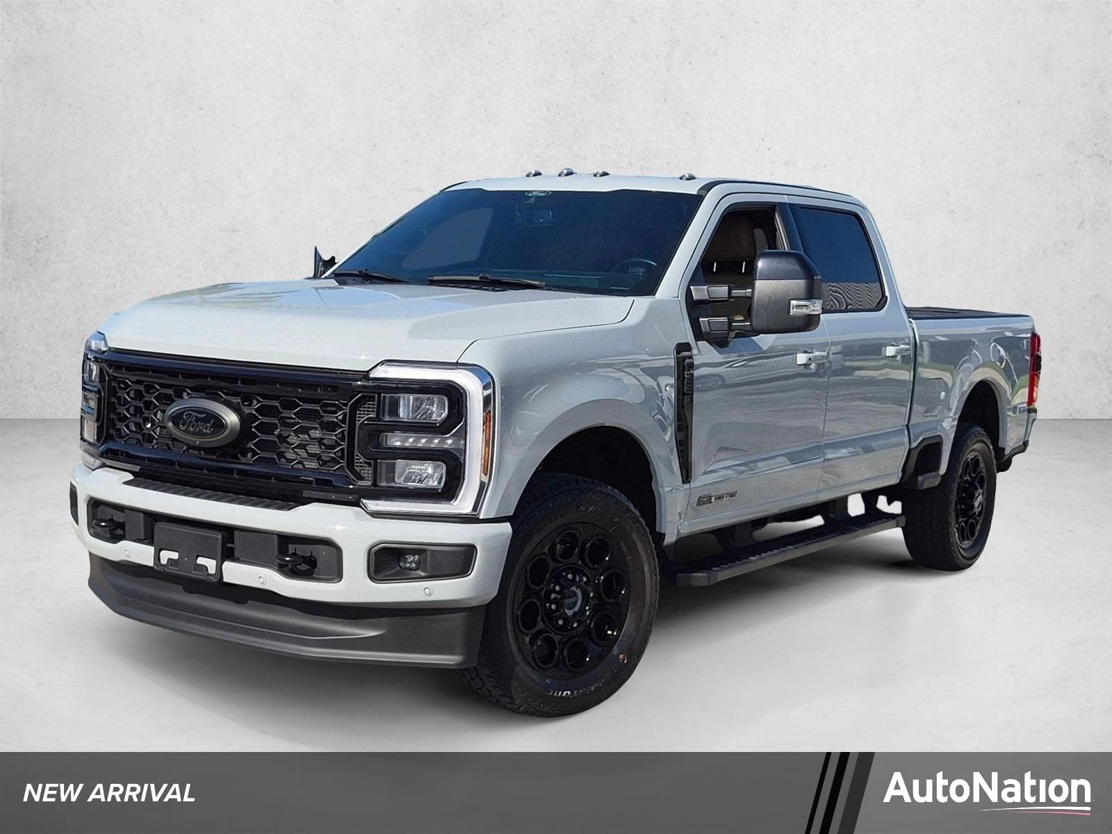 2025 Ford Super Duty F-250 SRW LARIAT — photo 1 of 24