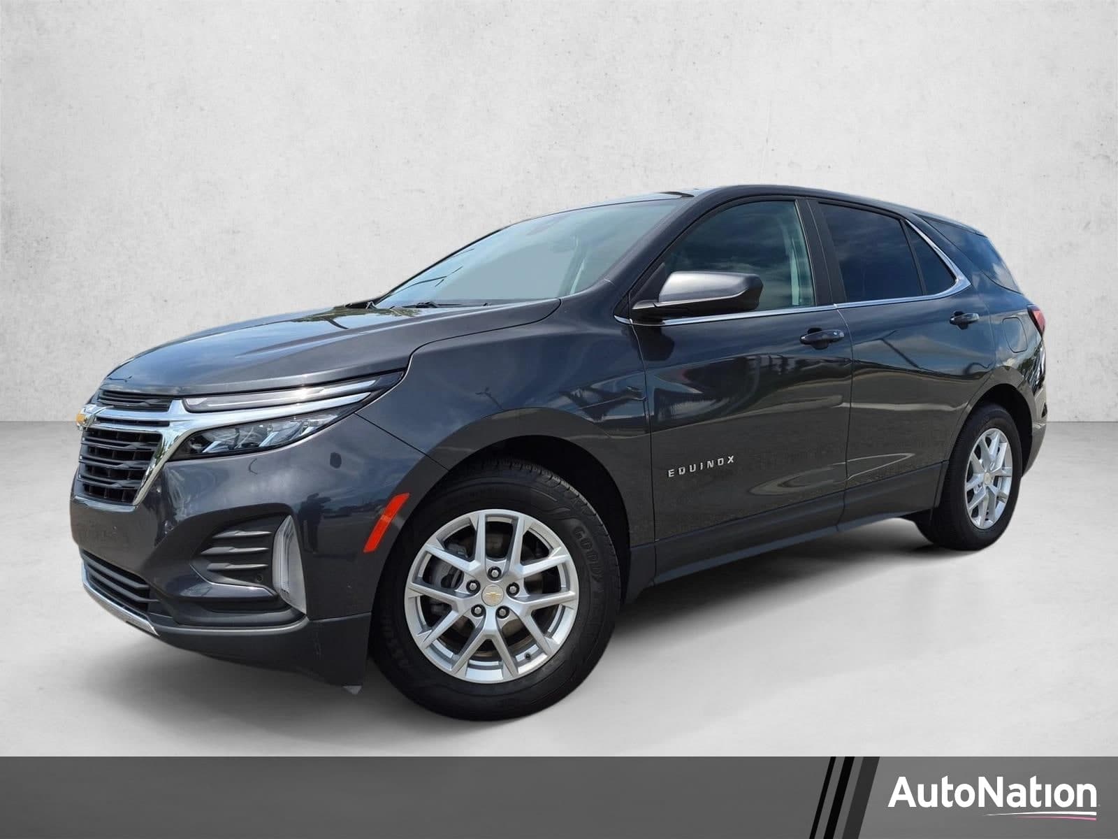 2023 Chevrolet Equinox LT — photo 1 of 24