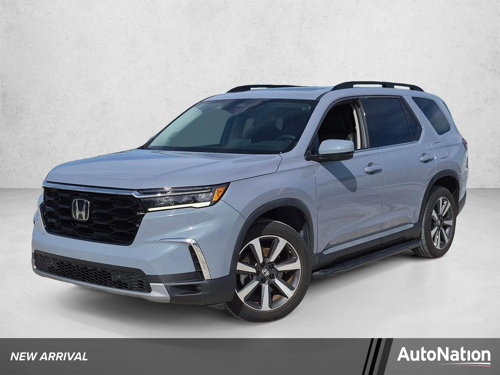 2024 Honda Pilot Touring — photo 1 of 20