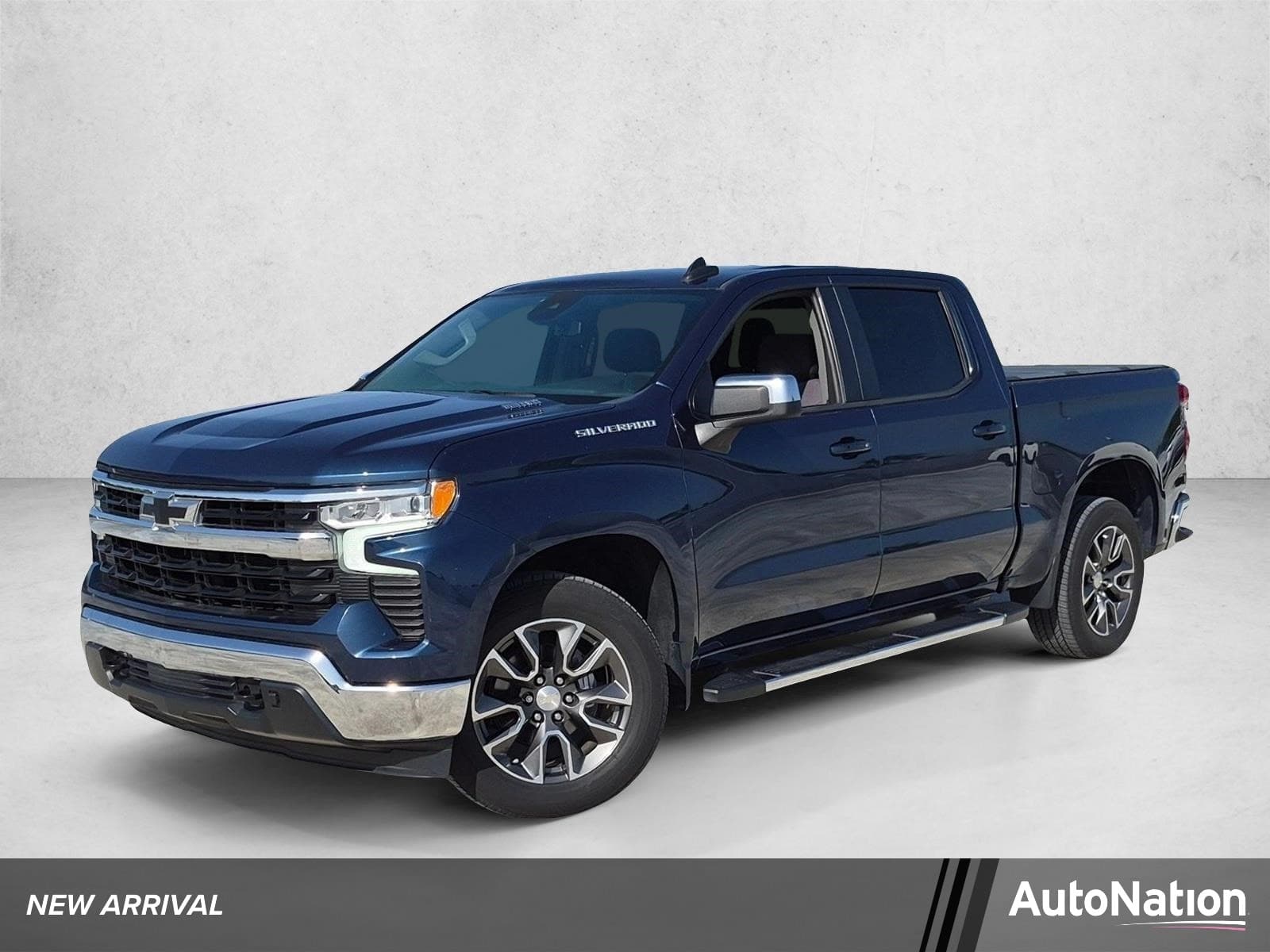 2022 Chevrolet Silverado 1500 LT — photo 1 of 16