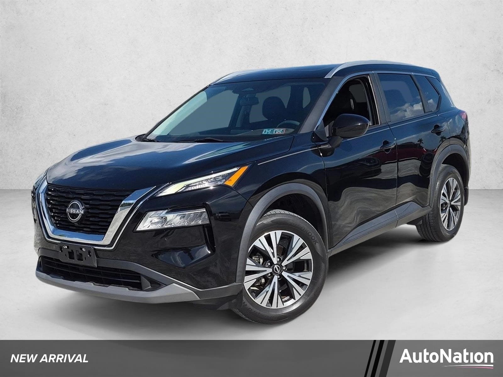2023 Nissan Rogue SV — photo 1 of 18