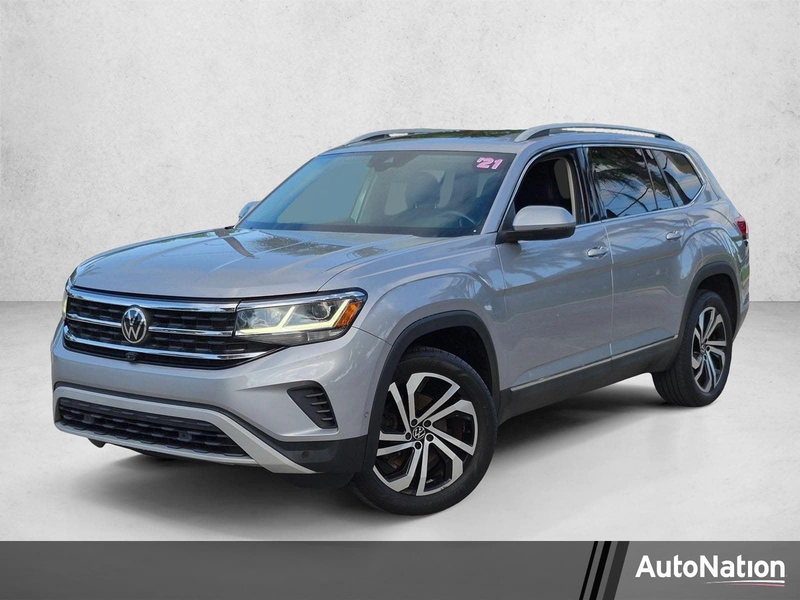 2021 Volkswagen Atlas 3.6L V6 SEL Premium — photo 1 of 27