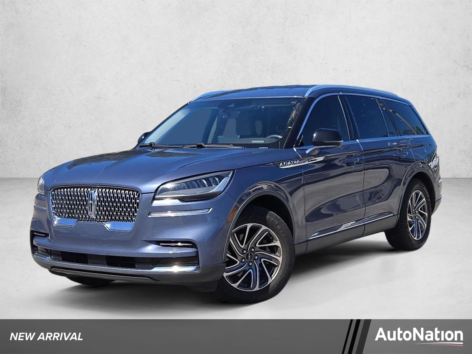 2021 Lincoln Aviator Standard — photo 1 of 17