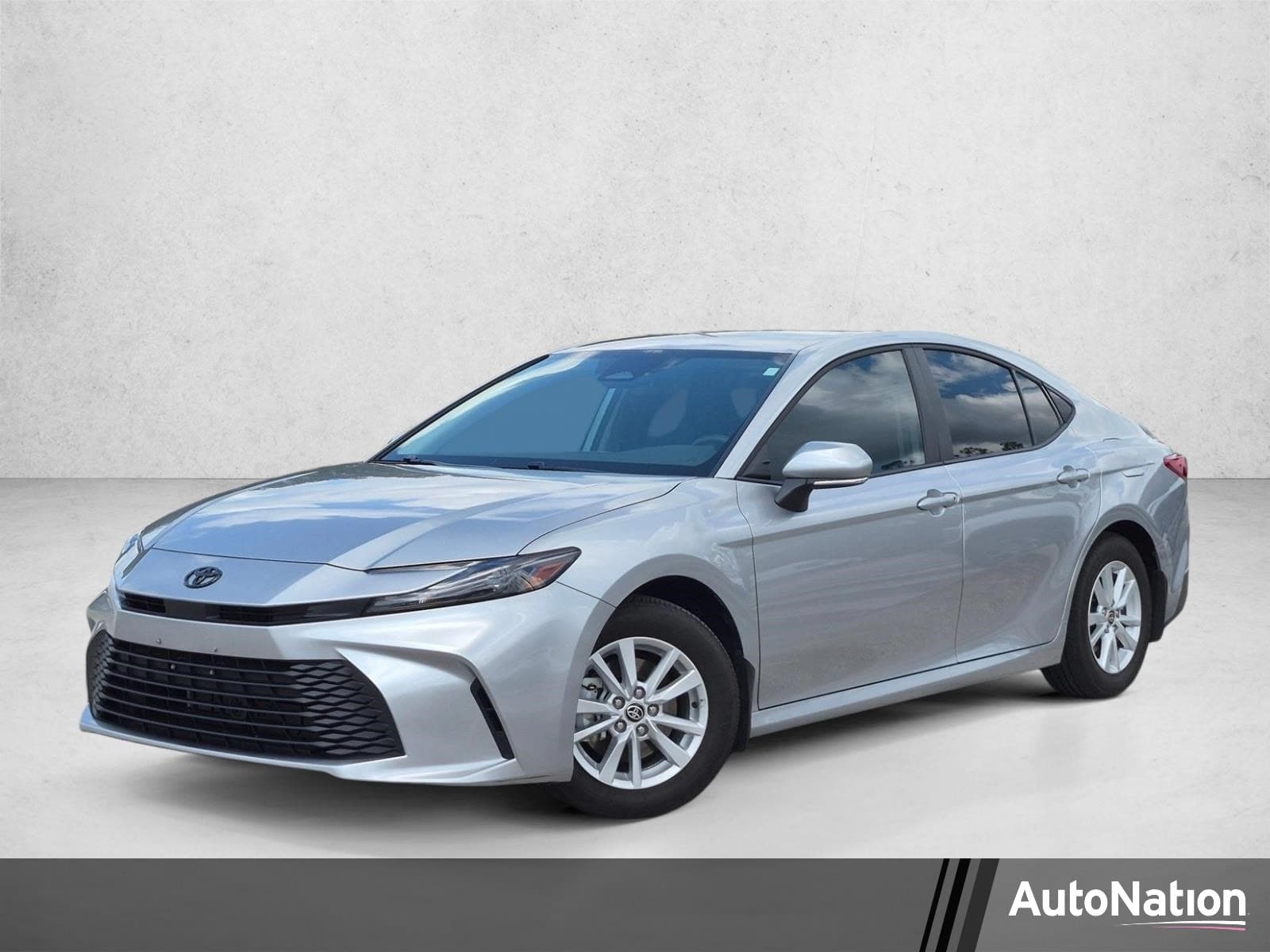 2025 Toyota Camry LE — photo 1 of 23