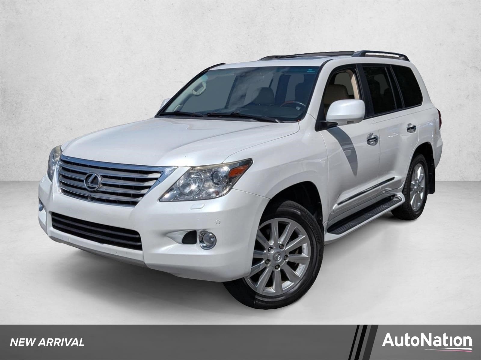 2009 Lexus LX 570 Base — photo 1 of 20