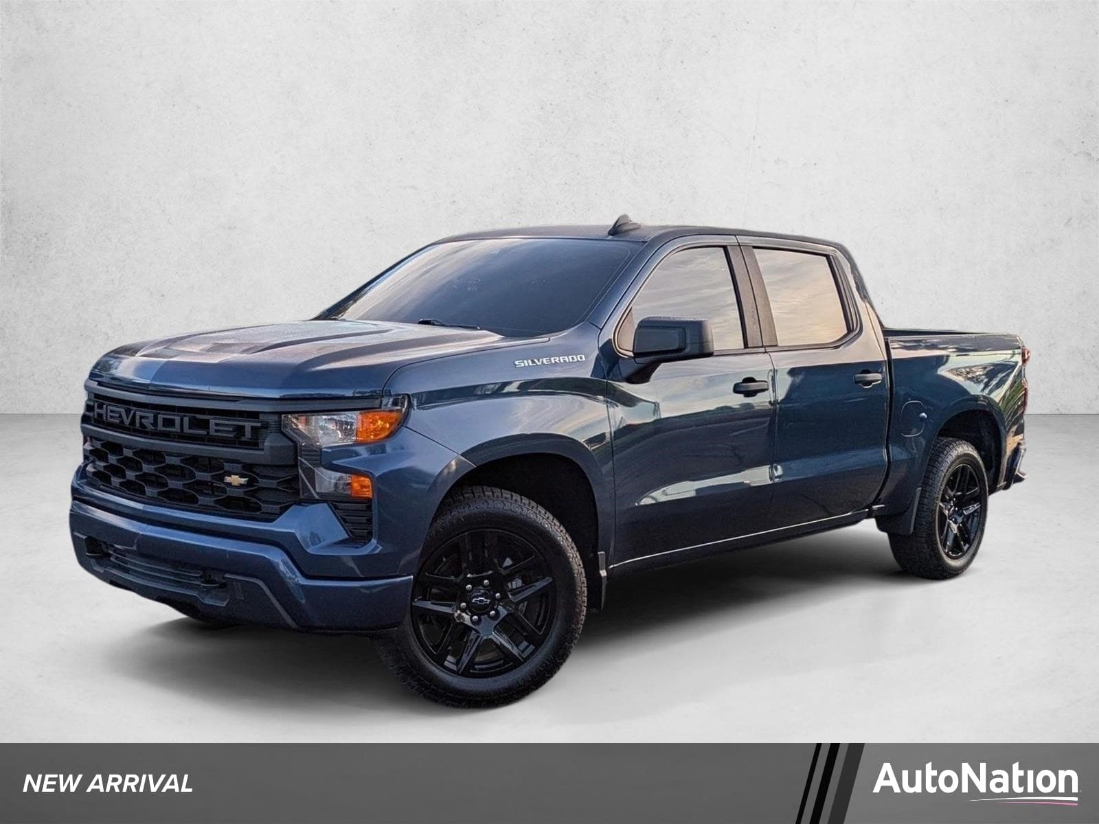 2022 Chevrolet Silverado 1500 Custom — photo 1 of 15