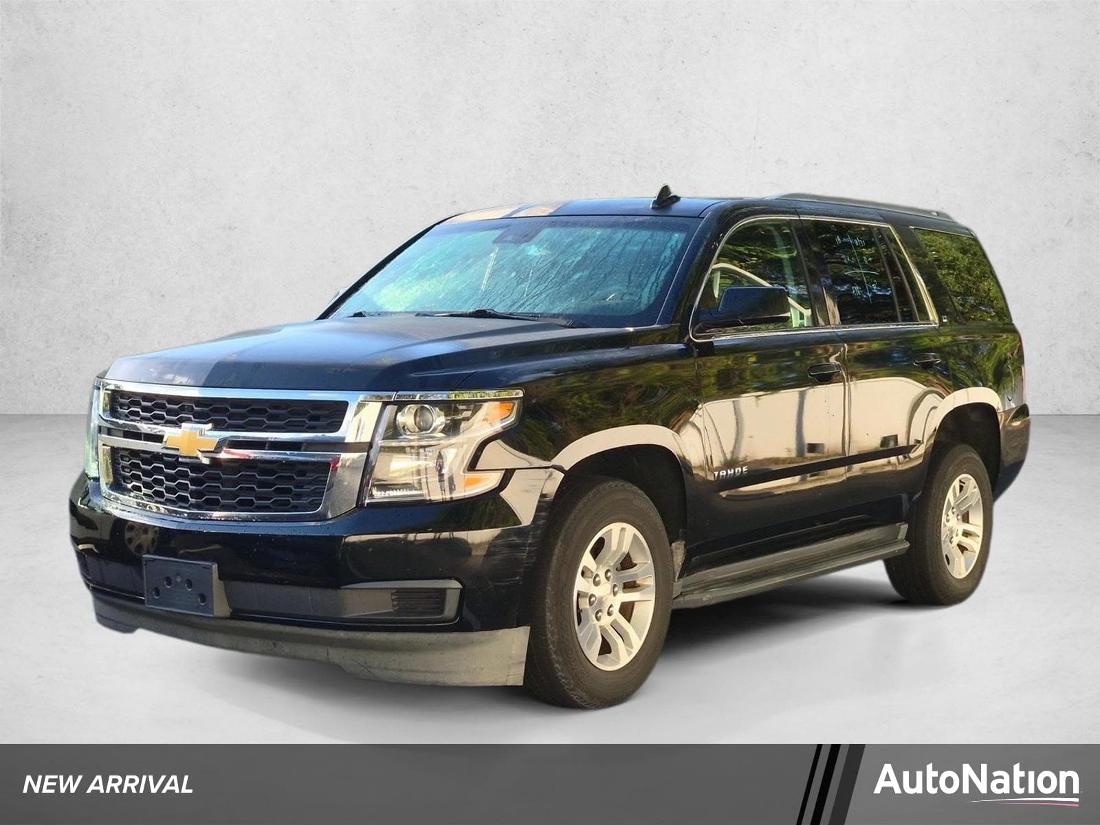 2018 Chevrolet Tahoe LT — photo 1 of 15