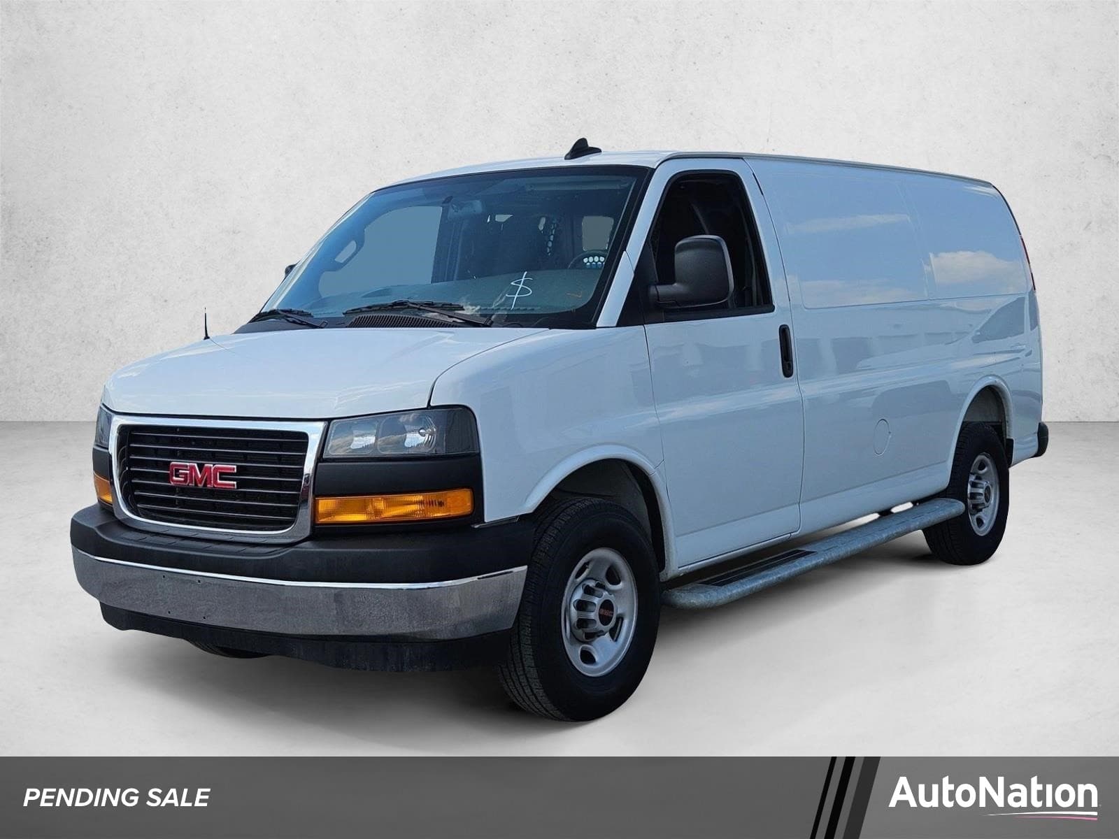 2025 GMC Savana Cargo Van Base — photo 1 of 30