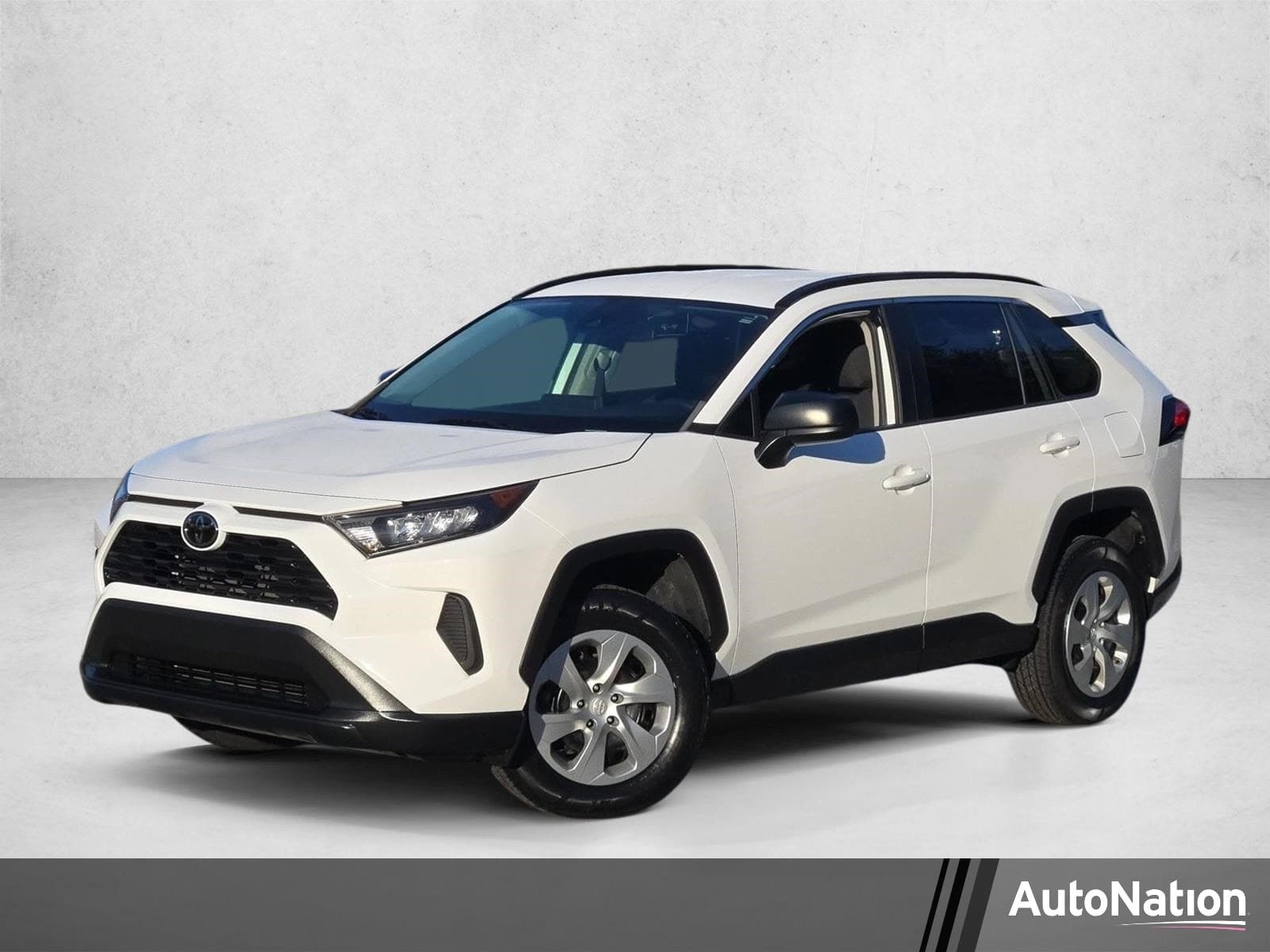 2021 Toyota RAV4 LE — photo 1 of 23