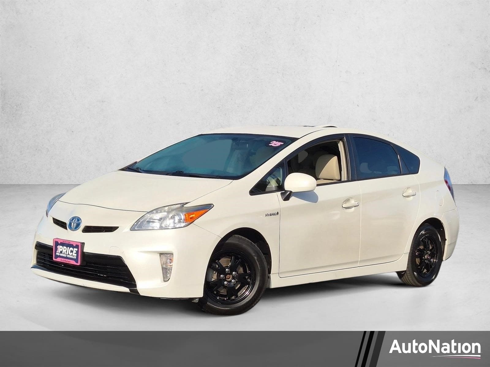 2015 Toyota Prius Two — photo 1 of 23